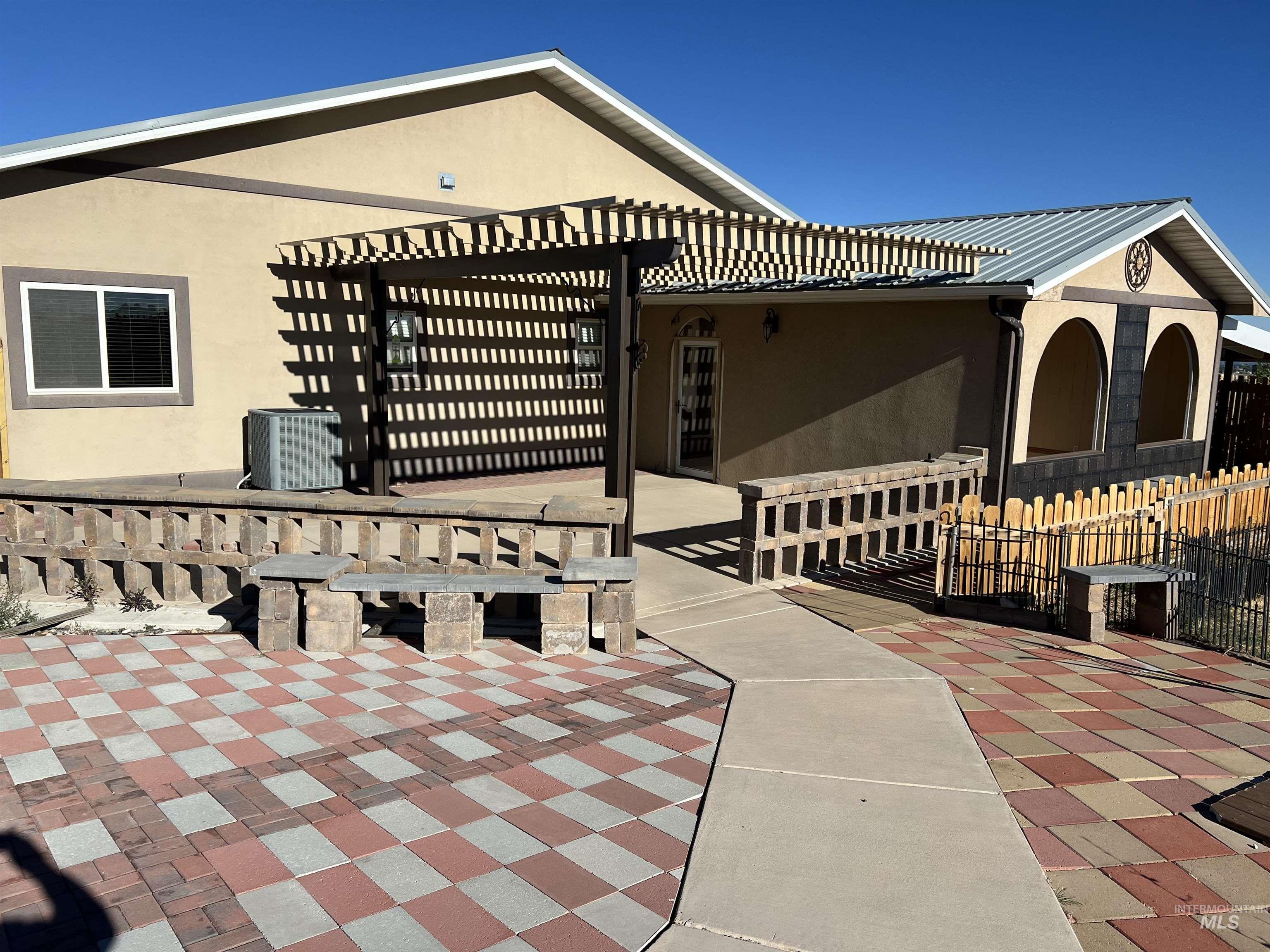 3248 N 2800 East, Twin Falls, Idaho 83301, 4 Bedrooms, 3 Bathrooms, Residential For Sale, Price $749,000,MLS 98998743