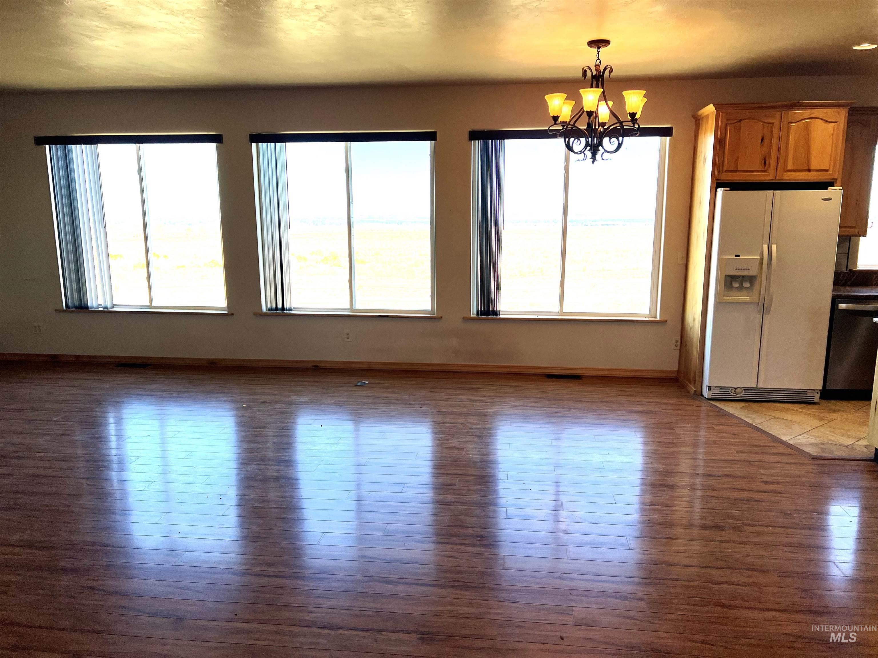 3248 N 2800 East, Twin Falls, Idaho 83301, 4 Bedrooms, 3 Bathrooms, Residential For Sale, Price $749,000,MLS 98998743