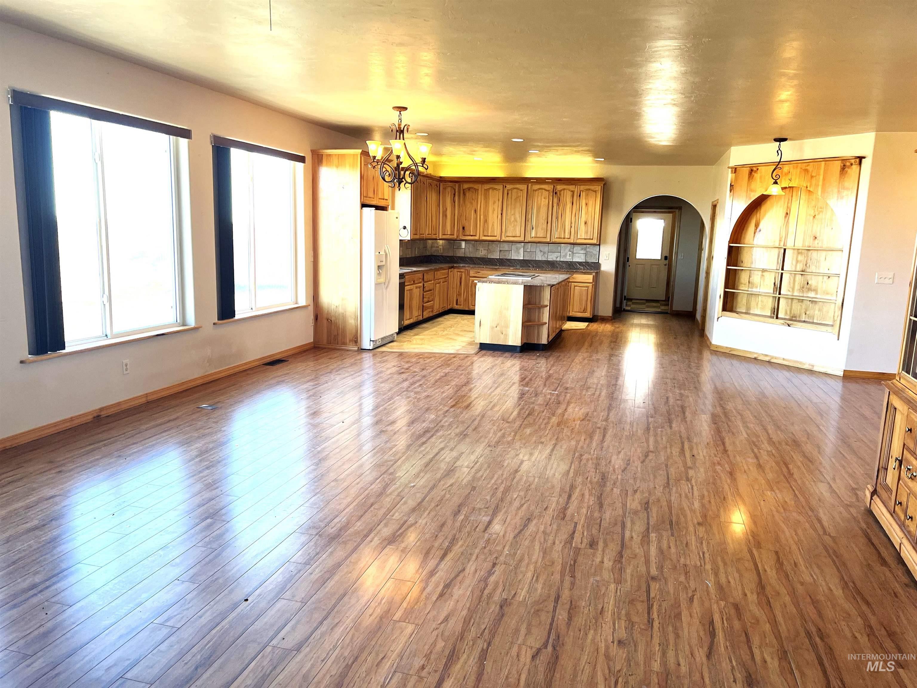 3248 N 2800 East, Twin Falls, Idaho 83301, 4 Bedrooms, 3 Bathrooms, Residential For Sale, Price $749,000,MLS 98998743