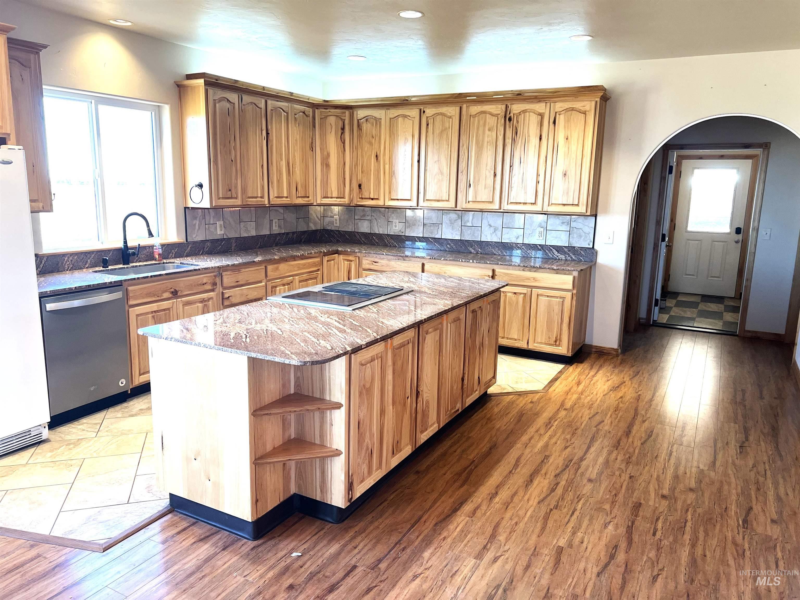 3248 N 2800 East, Twin Falls, Idaho 83301, 4 Bedrooms, 3 Bathrooms, Residential For Sale, Price $749,000,MLS 98998743