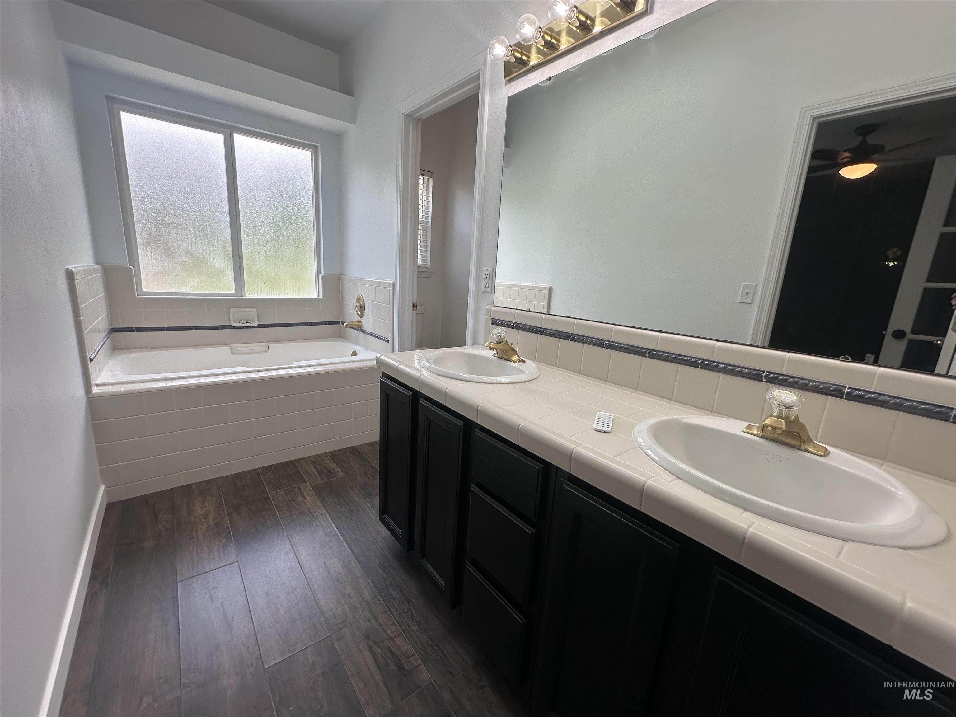 1997 E Gull Cove Pl, Meridian, Idaho 83642, 3 Bedrooms, 2 Bathrooms, Residential For Sale, Price $424,900, 98998744