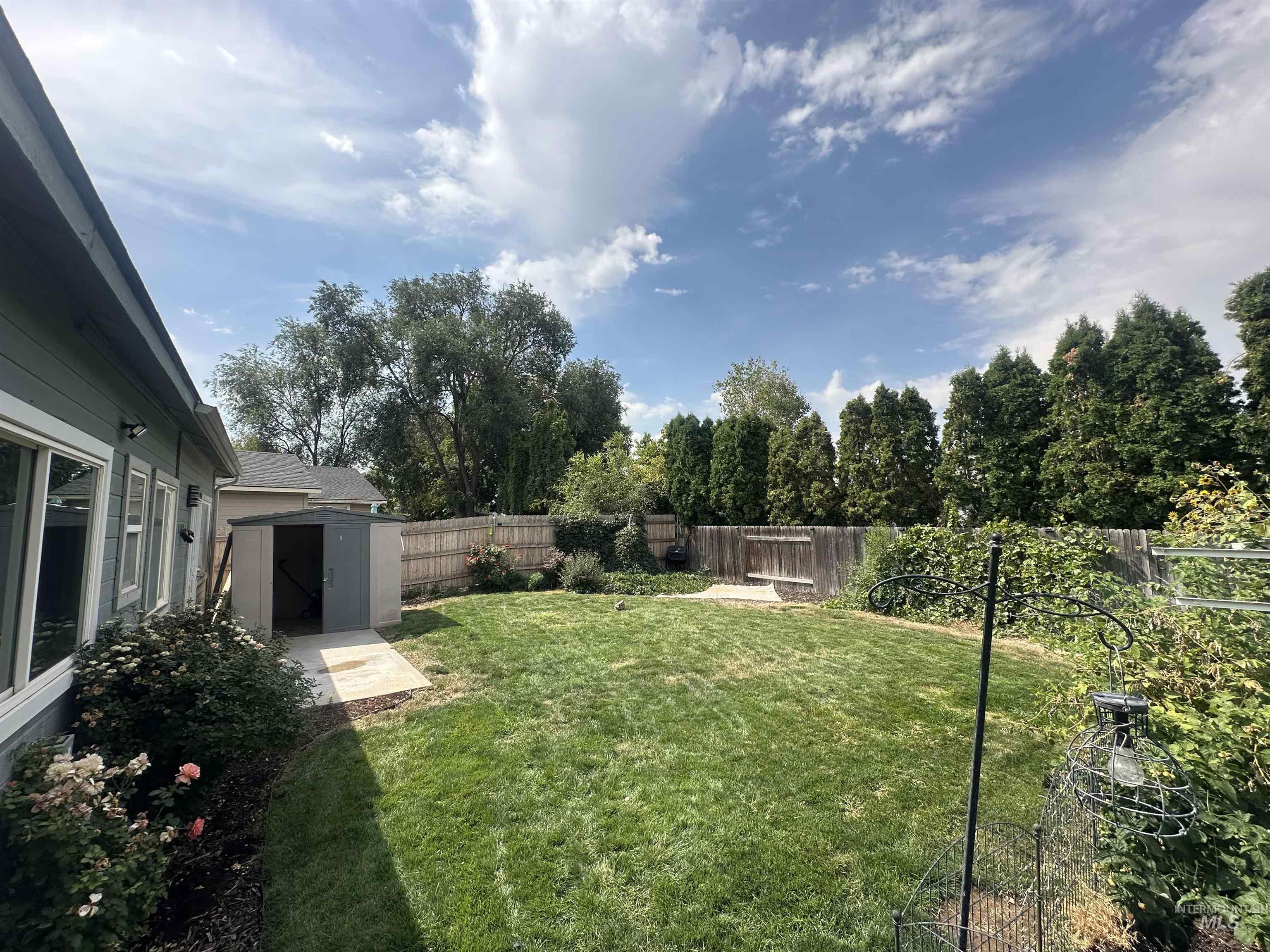 1997 E Gull Cove Pl, Meridian, Idaho 83642, 3 Bedrooms, 2 Bathrooms, Residential For Sale, Price $424,900, 98998744