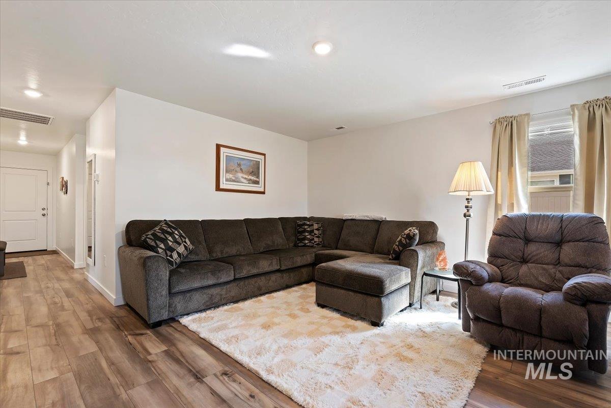 889 Education Street, Middleton, Idaho 83644, 3 Bedrooms, 2 Bathrooms, Residential For Sale, Price $399,900, 98998746