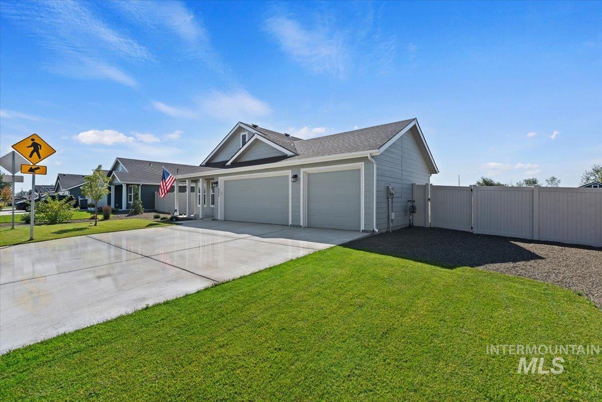 889 Education Street, Middleton, Idaho 83644, 3 Bedrooms, 2 Bathrooms, Residential For Sale, Price $399,900, 98998746