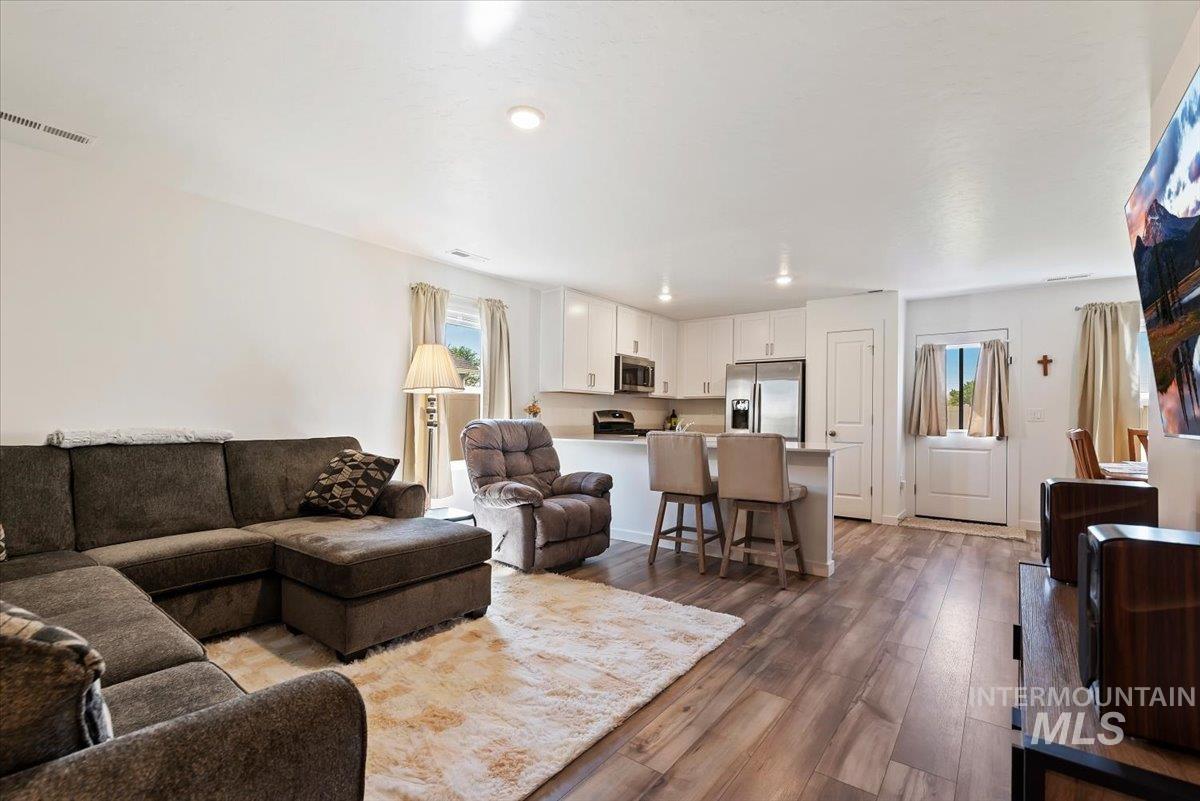 889 Education Street, Middleton, Idaho 83644, 3 Bedrooms, 2 Bathrooms, Residential For Sale, Price $399,900, 98998746