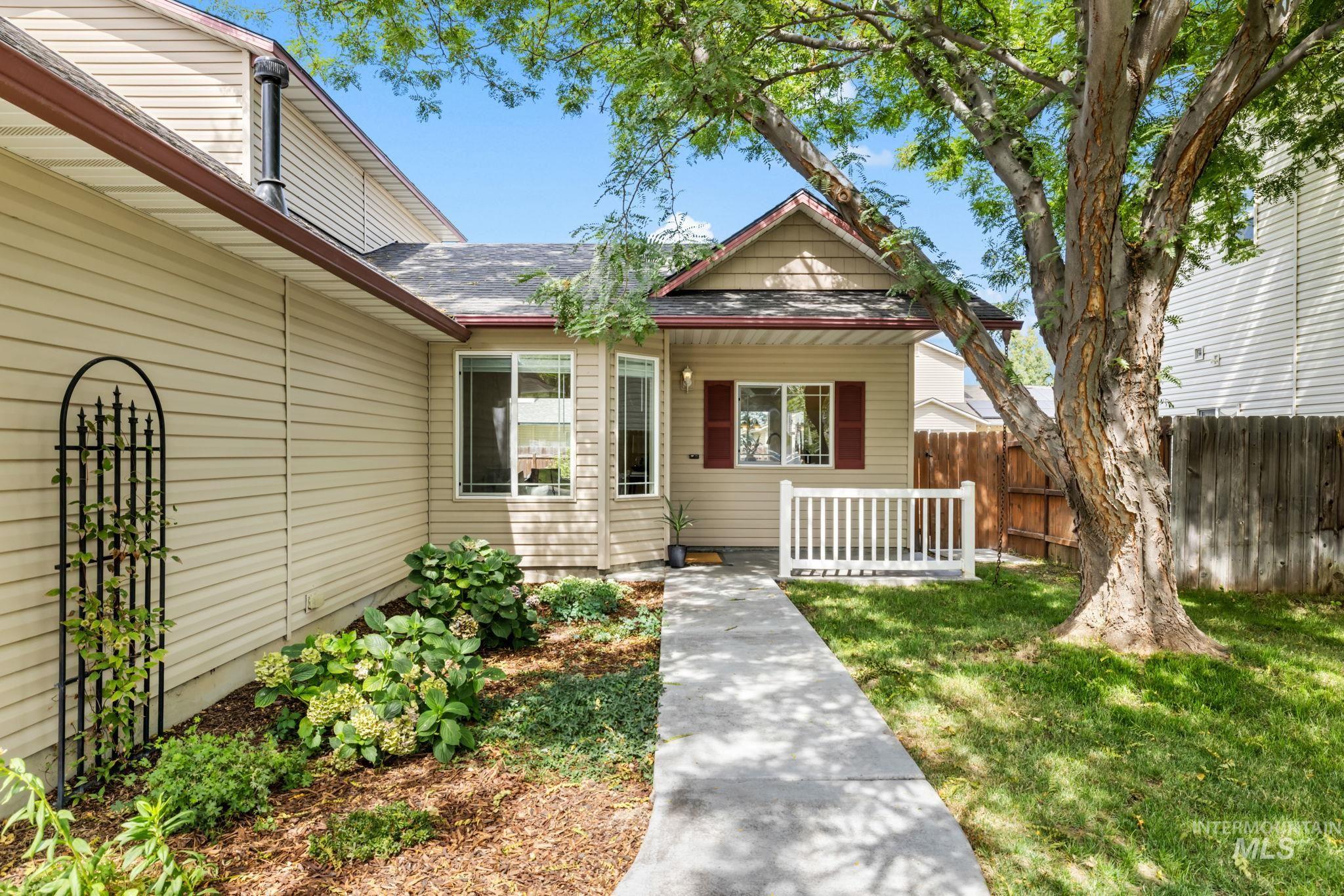 10570 Gossamer Ct, Nampa, Idaho 83687, 3 Bedrooms, 2 Bathrooms, Residential For Sale, Price $375,000, 98998747