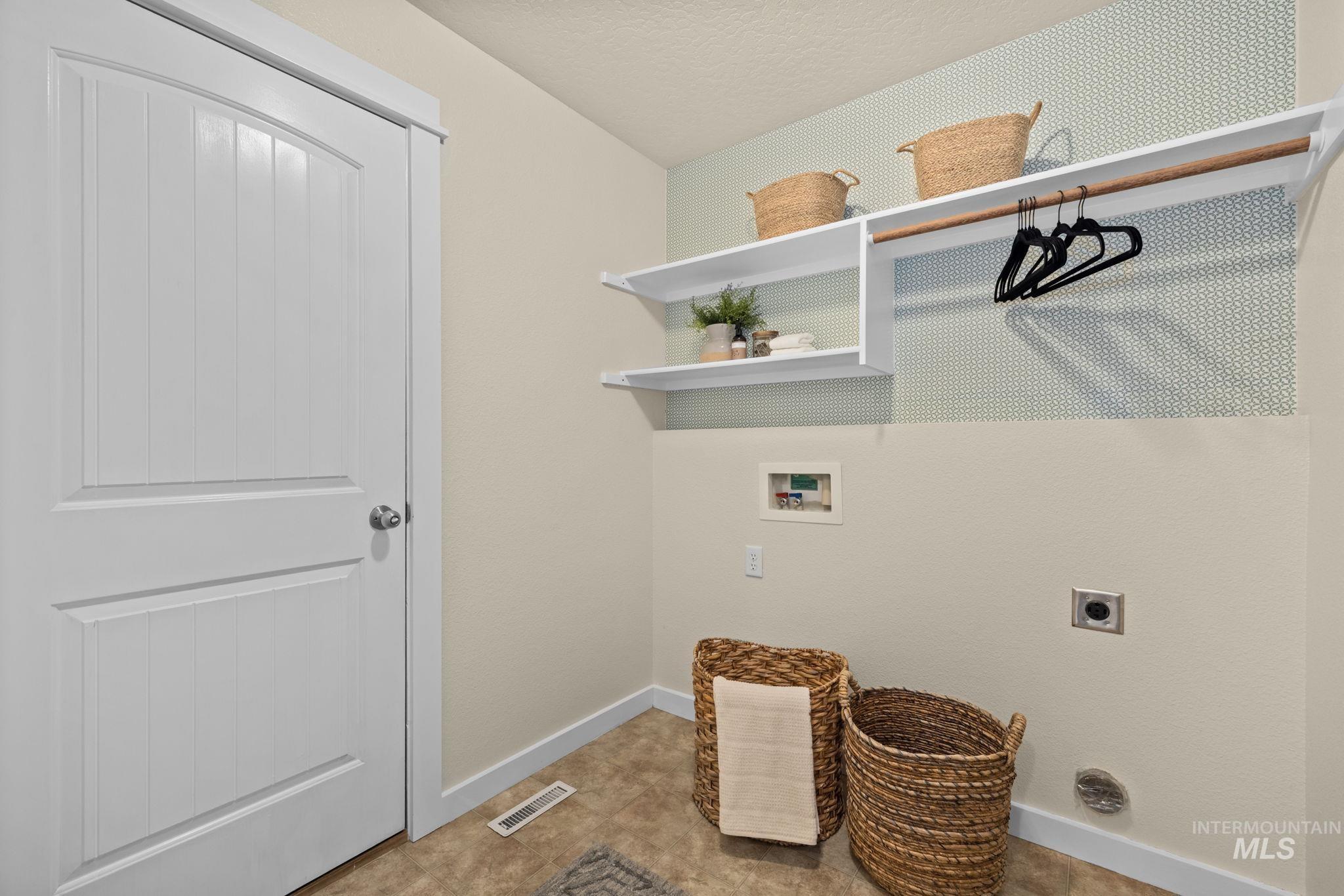 10570 Gossamer Ct, Nampa, Idaho 83687, 3 Bedrooms, 2 Bathrooms, Residential For Sale, Price $375,000, 98998747