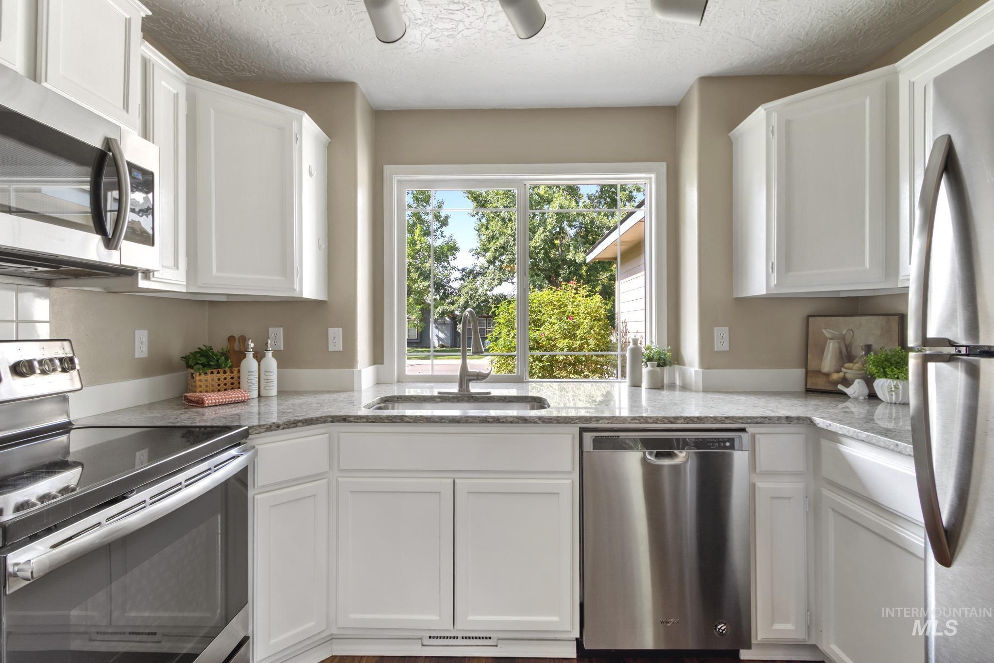 187 W Chrisfield Dr, Meridian, Idaho 83646, 3 Bedrooms, 2 Bathrooms, Residential For Sale, Price $429,900, 98998748