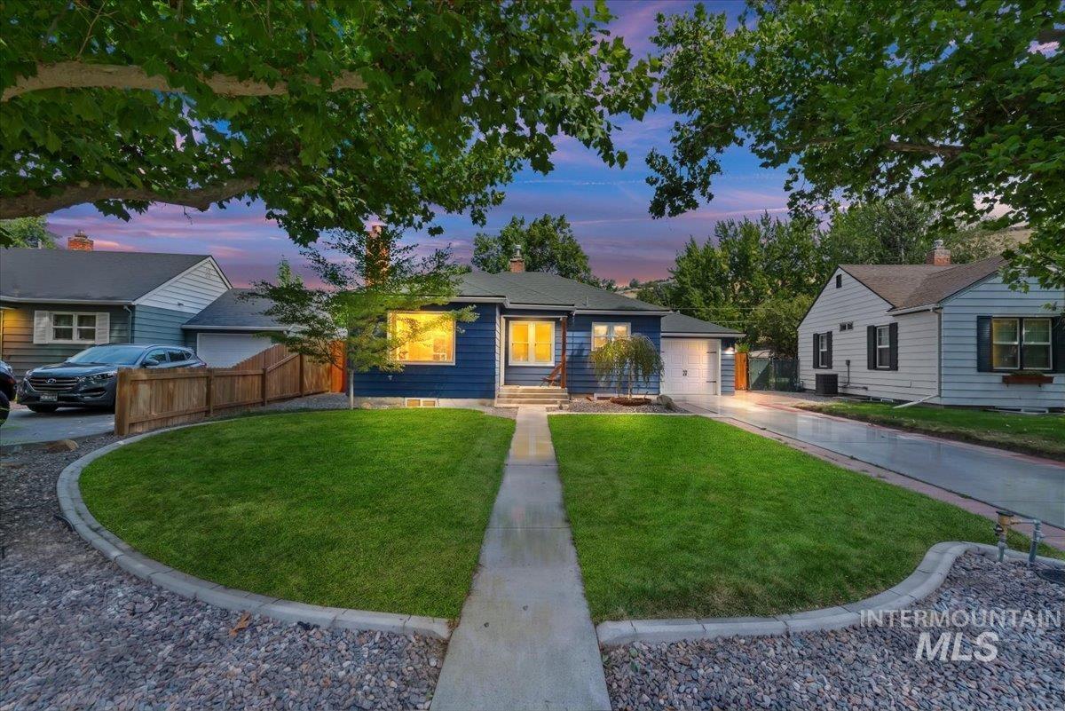 616 Brookdale Dr., Boise, Idaho 83712, 3 Bedrooms, 2 Bathrooms, Residential For Sale, Price $739,900, 98998751