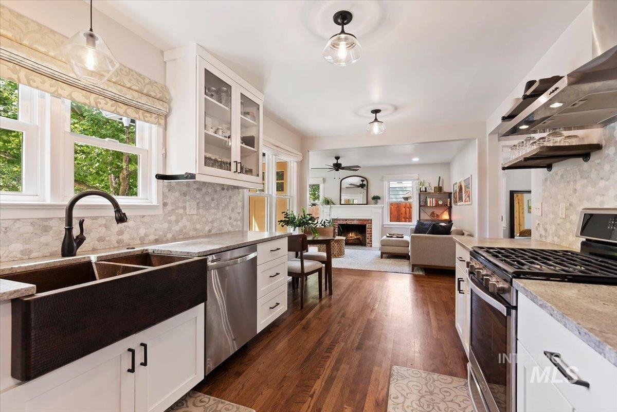 616 Brookdale Dr., Boise, Idaho 83712, 3 Bedrooms, 2 Bathrooms, Residential For Sale, Price $739,900, 98998751