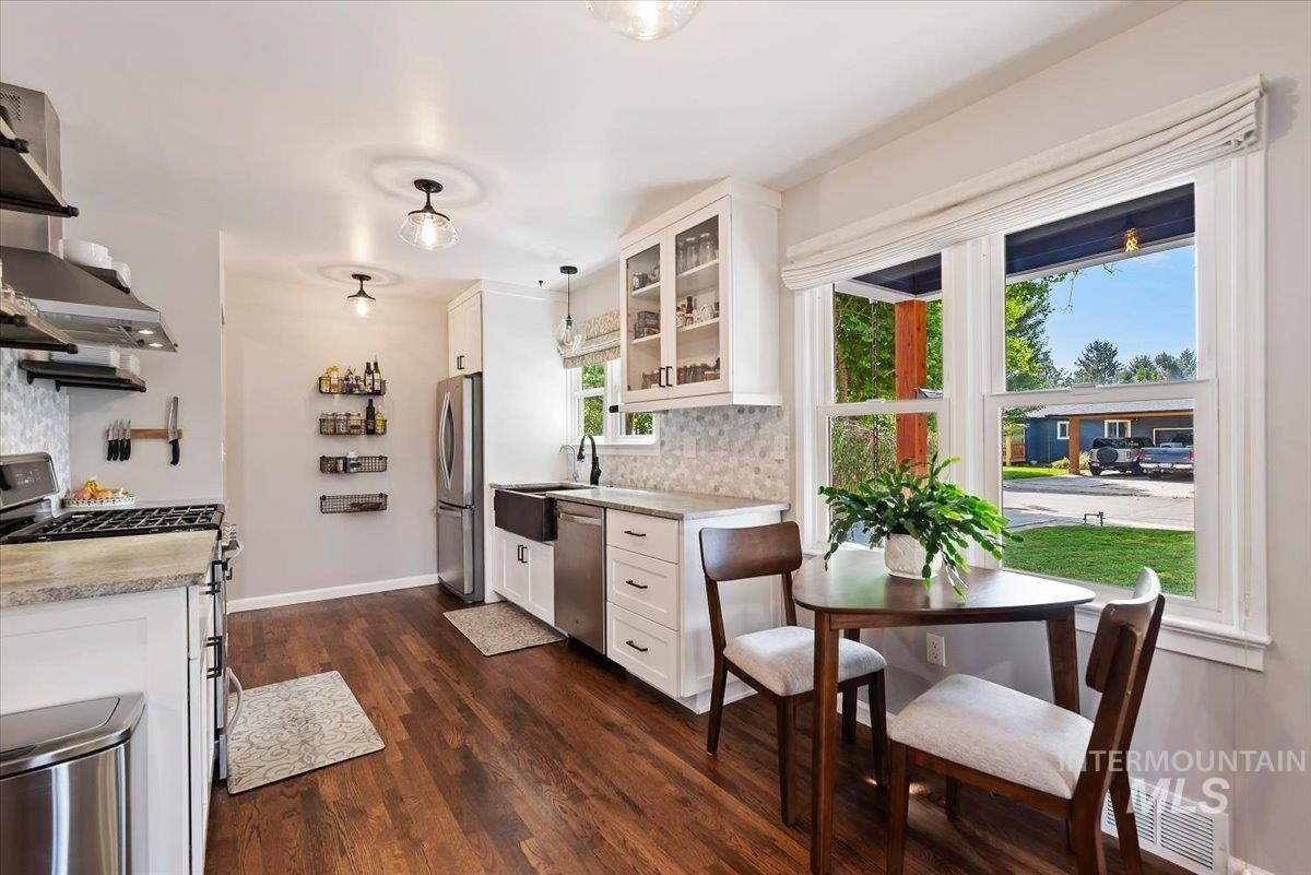 616 Brookdale Dr., Boise, Idaho 83712, 3 Bedrooms, 2 Bathrooms, Residential For Sale, Price $739,900, 98998751