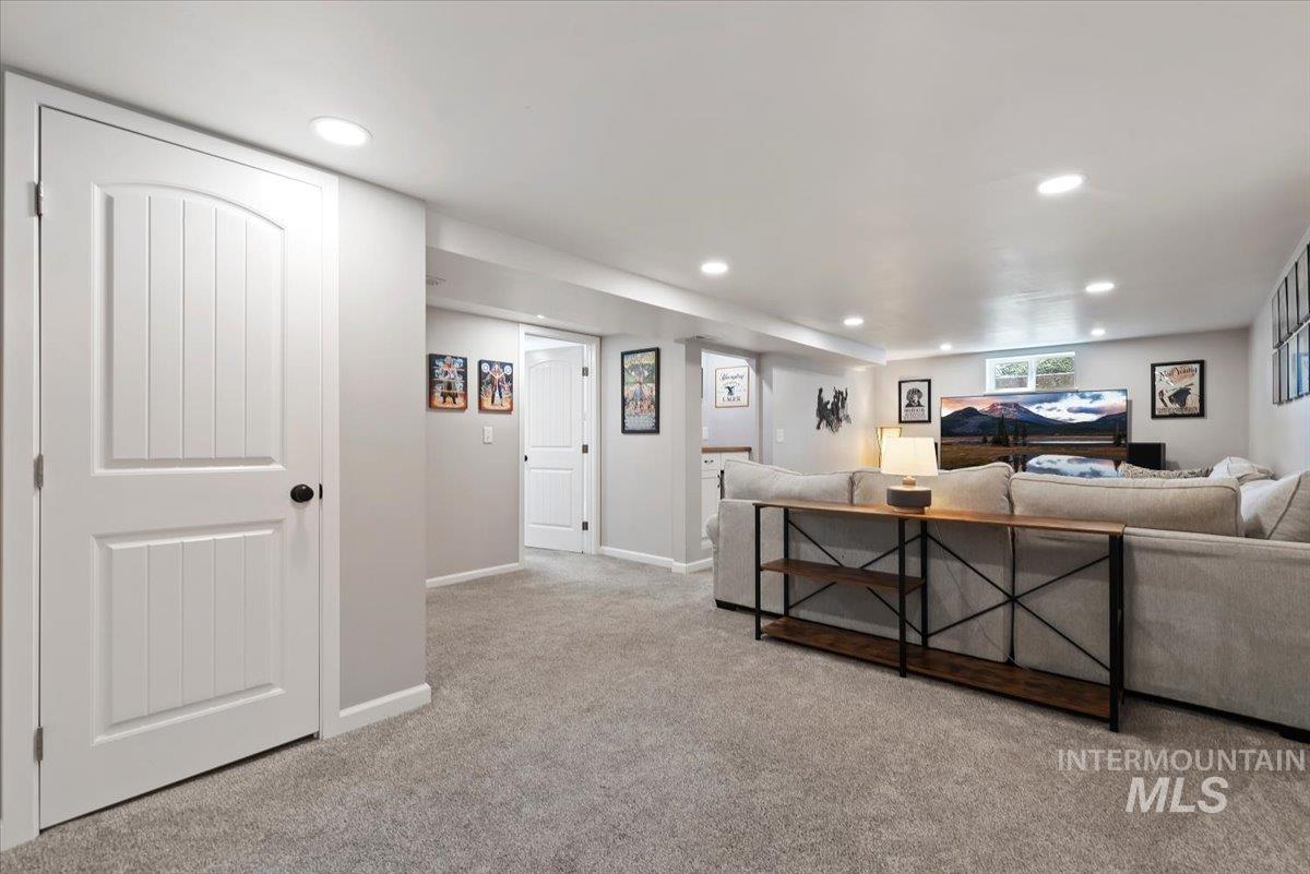 616 Brookdale Dr., Boise, Idaho 83712, 3 Bedrooms, 2 Bathrooms, Residential For Sale, Price $739,900, 98998751