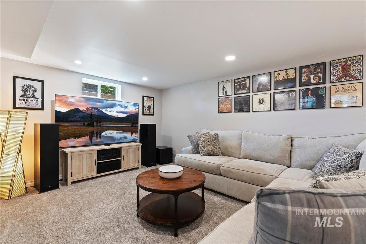 616 Brookdale Dr., Boise, Idaho 83712, 3 Bedrooms, 2 Bathrooms, Residential For Sale, Price $739,900, 98998751