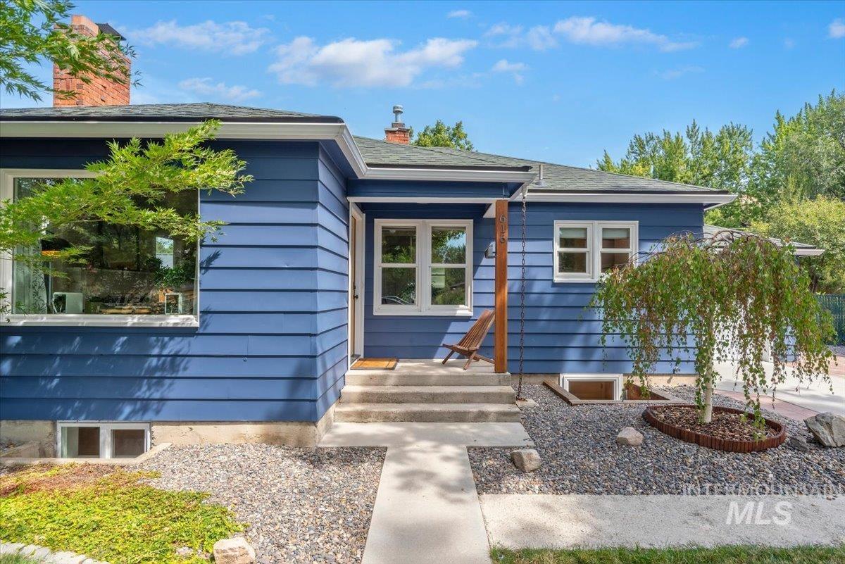 616 Brookdale Dr., Boise, Idaho 83712, 3 Bedrooms, 2 Bathrooms, Residential For Sale, Price $739,900, 98998751
