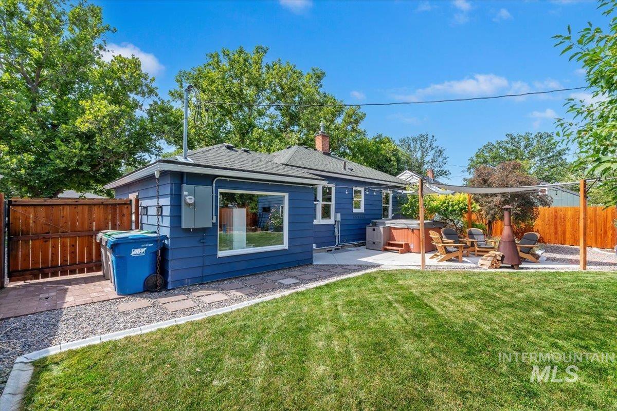 616 Brookdale Dr., Boise, Idaho 83712, 3 Bedrooms, 2 Bathrooms, Residential For Sale, Price $739,900, 98998751