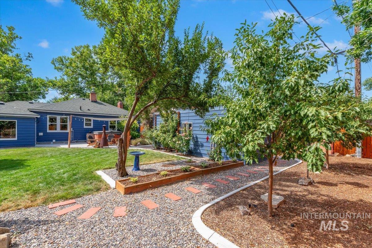 616 Brookdale Dr., Boise, Idaho 83712, 3 Bedrooms, 2 Bathrooms, Residential For Sale, Price $739,900, 98998751