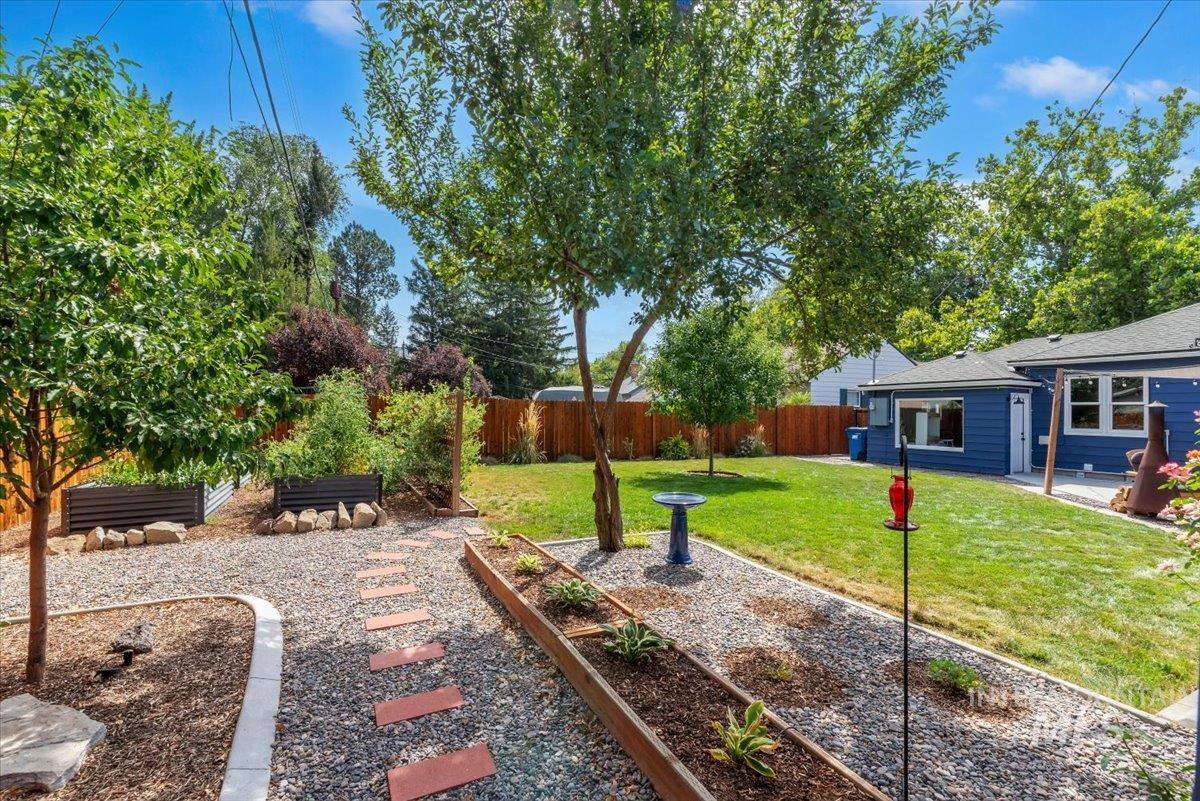 616 Brookdale Dr., Boise, Idaho 83712, 3 Bedrooms, 2 Bathrooms, Residential For Sale, Price $739,900, 98998751
