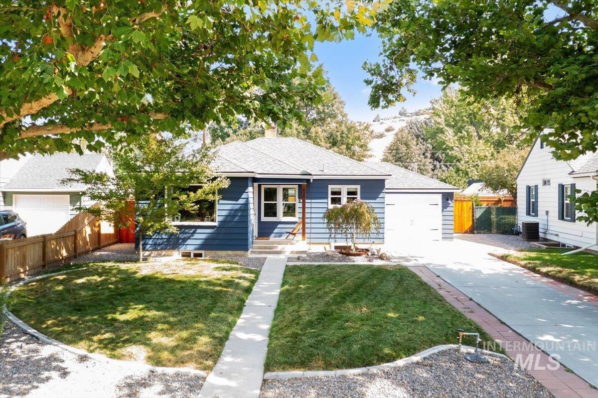 616 Brookdale Dr., Boise, Idaho 83712, 3 Bedrooms, 2 Bathrooms, Residential For Sale, Price $739,900, 98998751