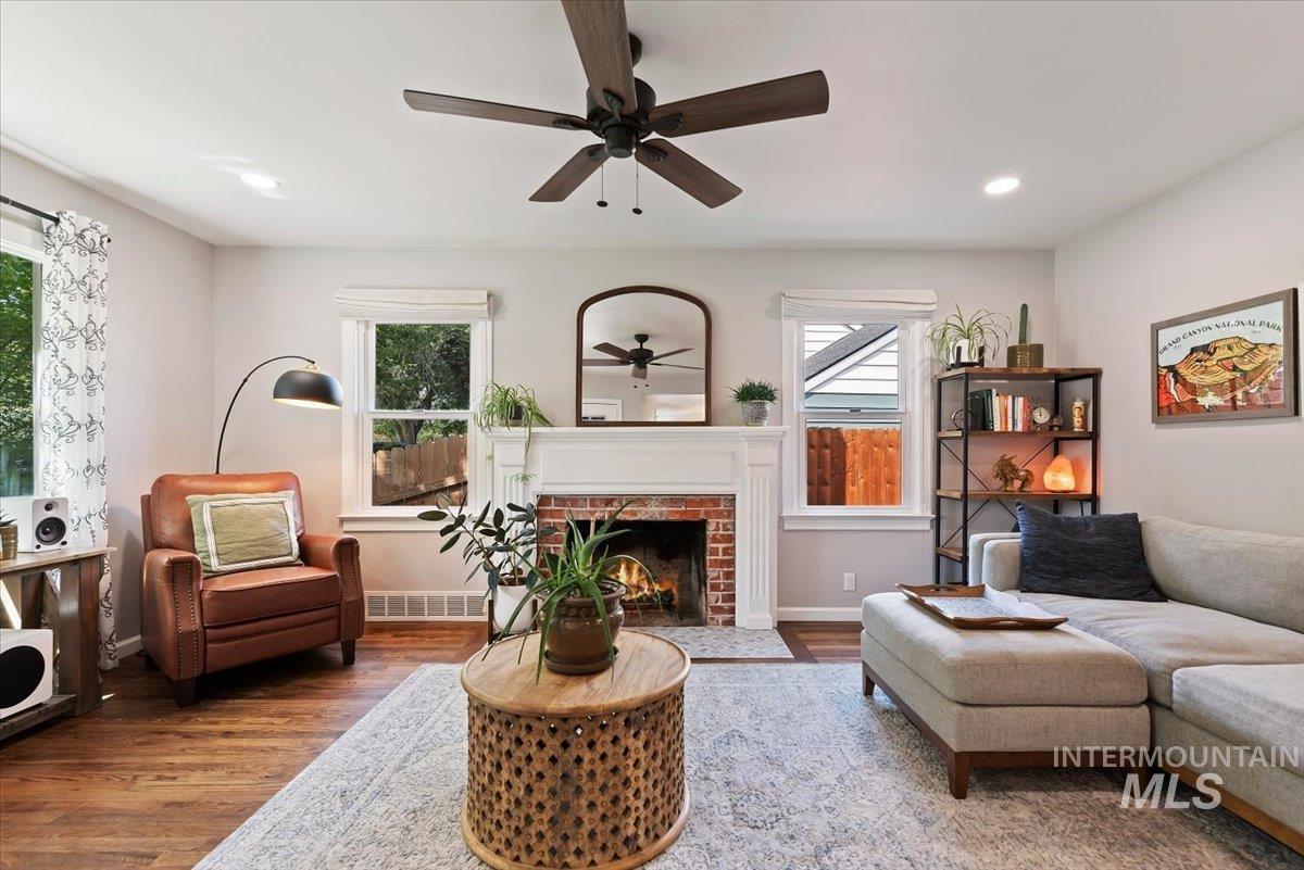 616 Brookdale Dr., Boise, Idaho 83712, 3 Bedrooms, 2 Bathrooms, Residential For Sale, Price $739,900, 98998751