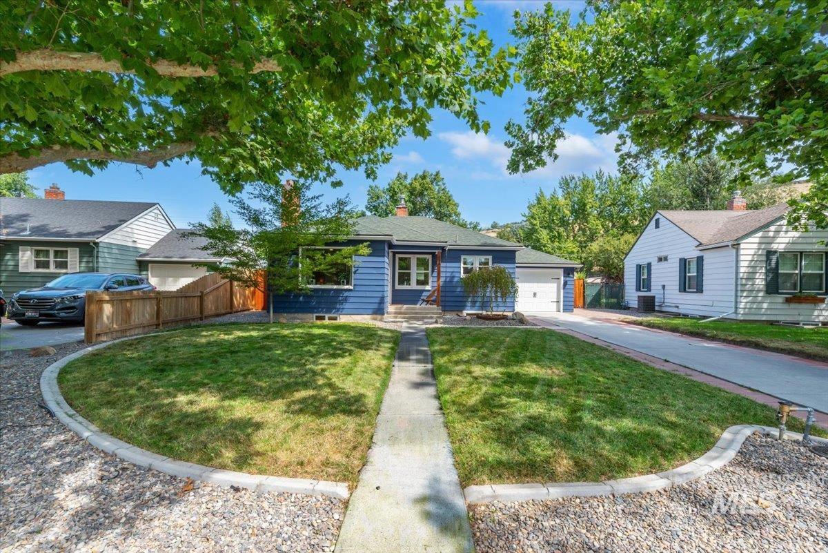 616 Brookdale Dr., Boise, Idaho 83712, 3 Bedrooms, 2 Bathrooms, Residential For Sale, Price $739,900, 98998751