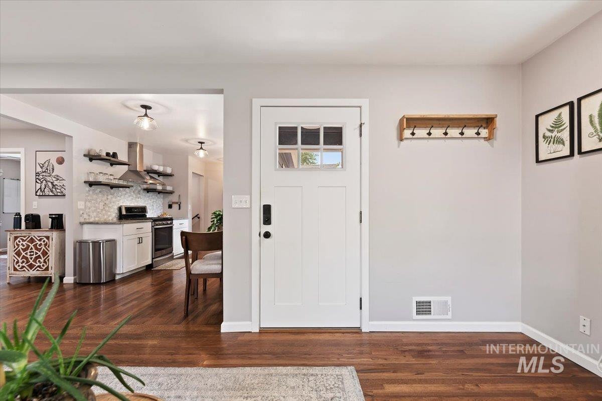616 Brookdale Dr., Boise, Idaho 83712, 3 Bedrooms, 2 Bathrooms, Residential For Sale, Price $739,900, 98998751