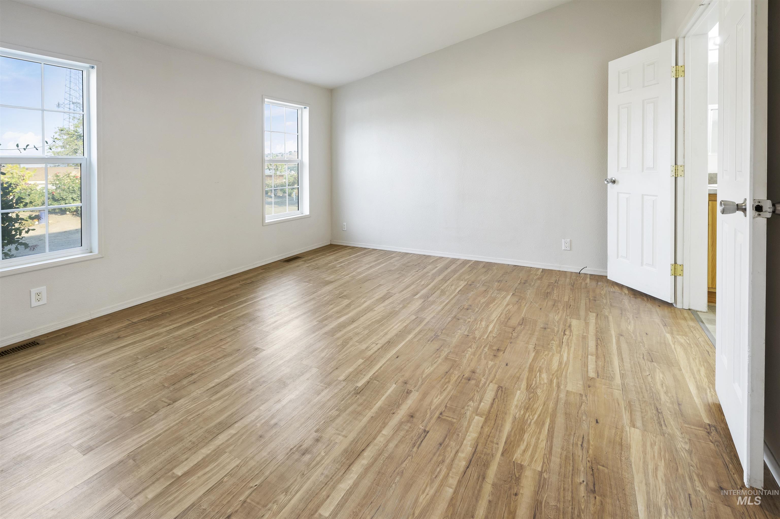 1127 16th ave, Clarkston, Washington 99403, 2 Bedrooms, 2 Bathrooms, Residential For Sale, Price $319,900, 98998752