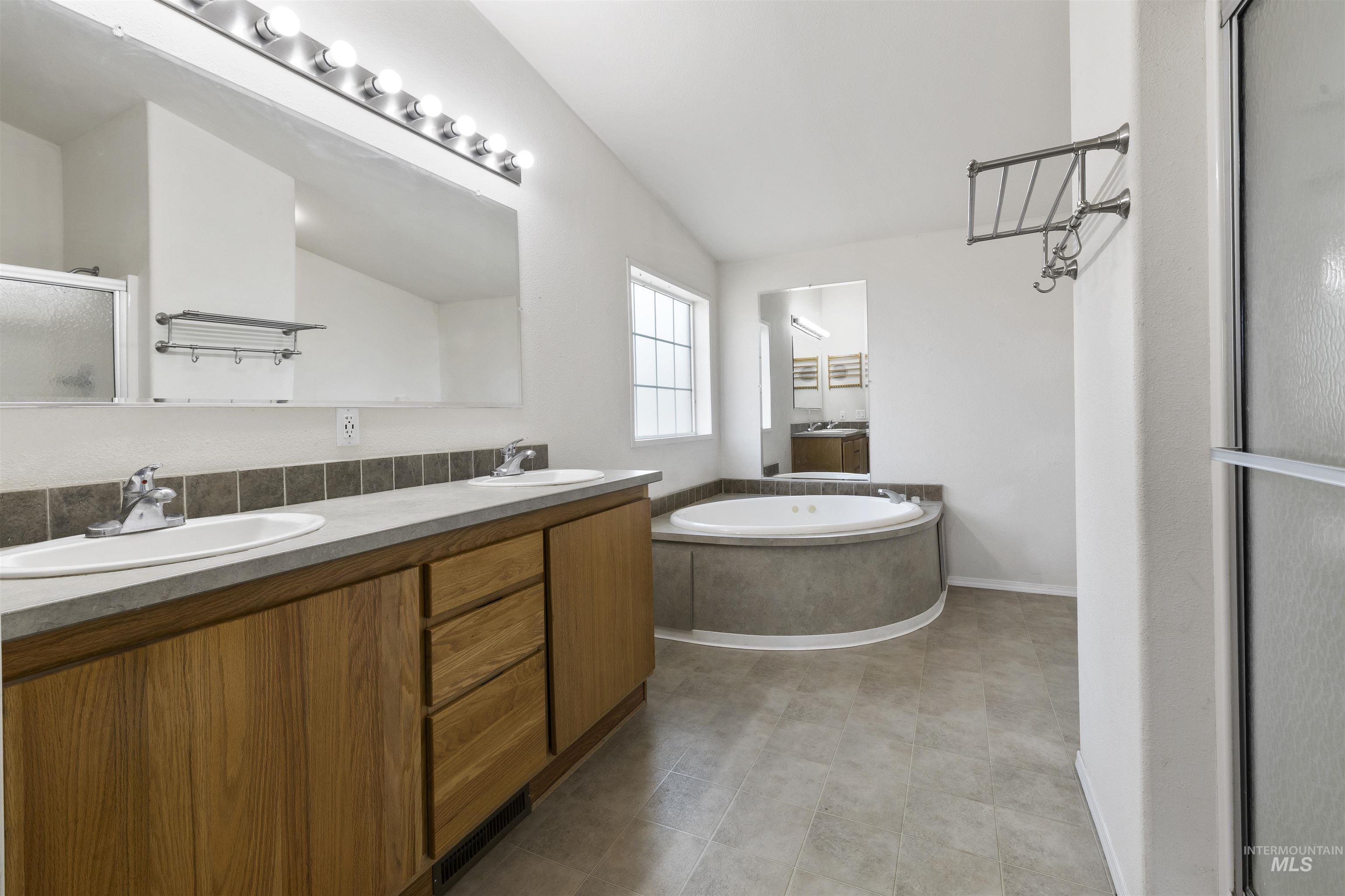 1127 16th ave, Clarkston, Washington 99403, 2 Bedrooms, 2 Bathrooms, Residential For Sale, Price $319,900, 98998752