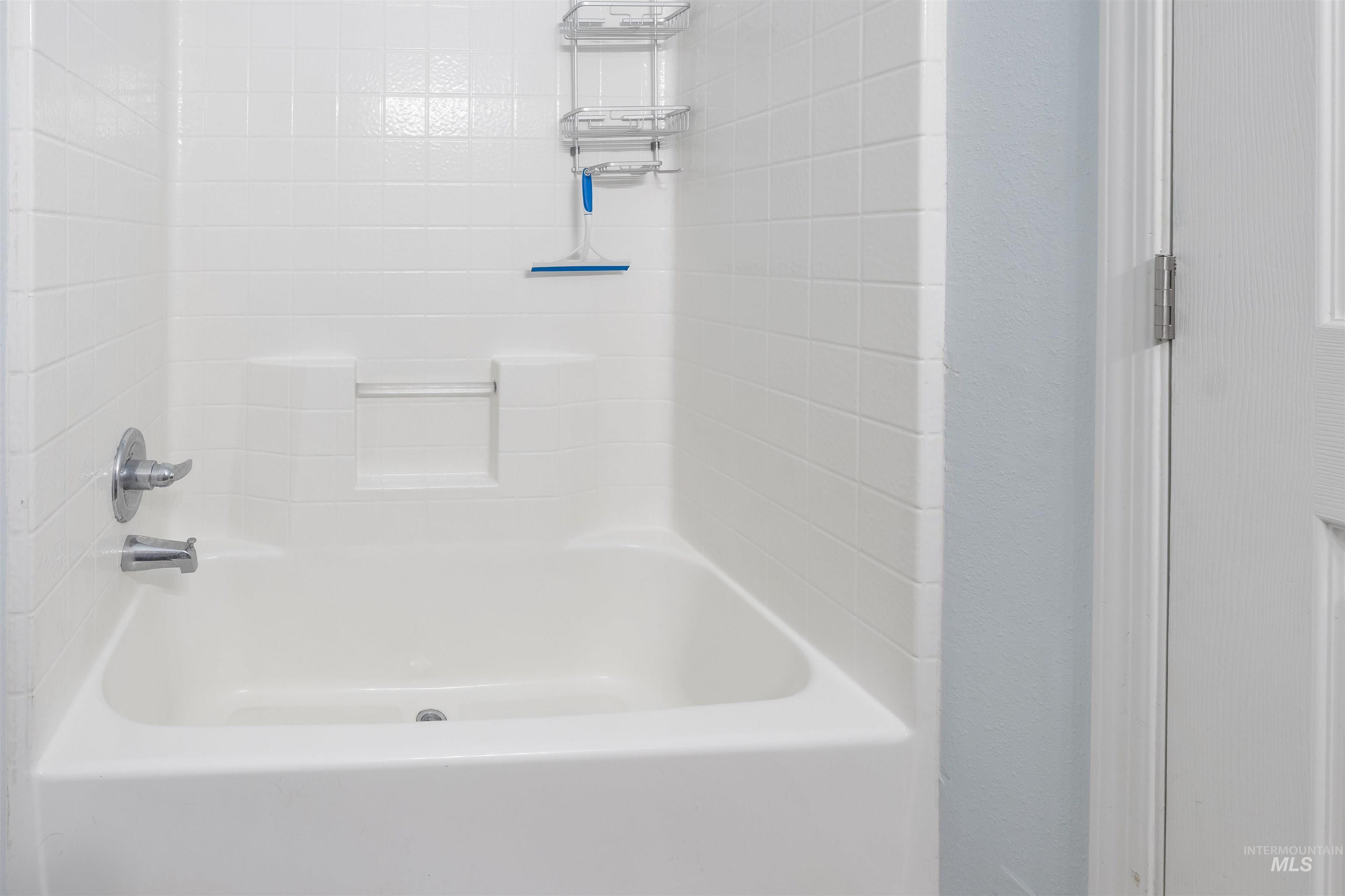 1127 16th ave, Clarkston, Washington 99403, 2 Bedrooms, 2 Bathrooms, Residential For Sale, Price $319,900, 98998752