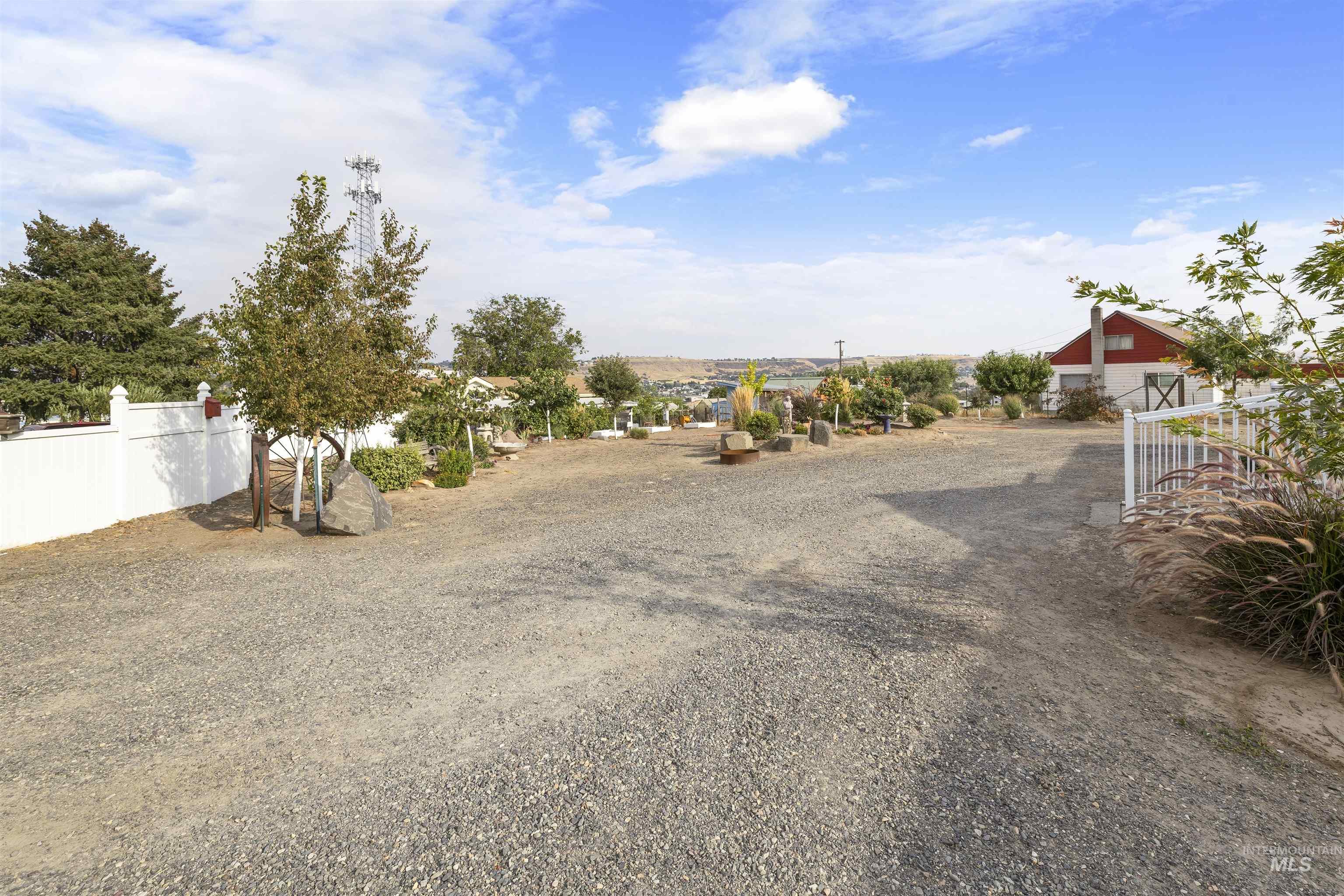 1127 16th ave, Clarkston, Washington 99403, 2 Bedrooms, 2 Bathrooms, Residential For Sale, Price $319,900, 98998752