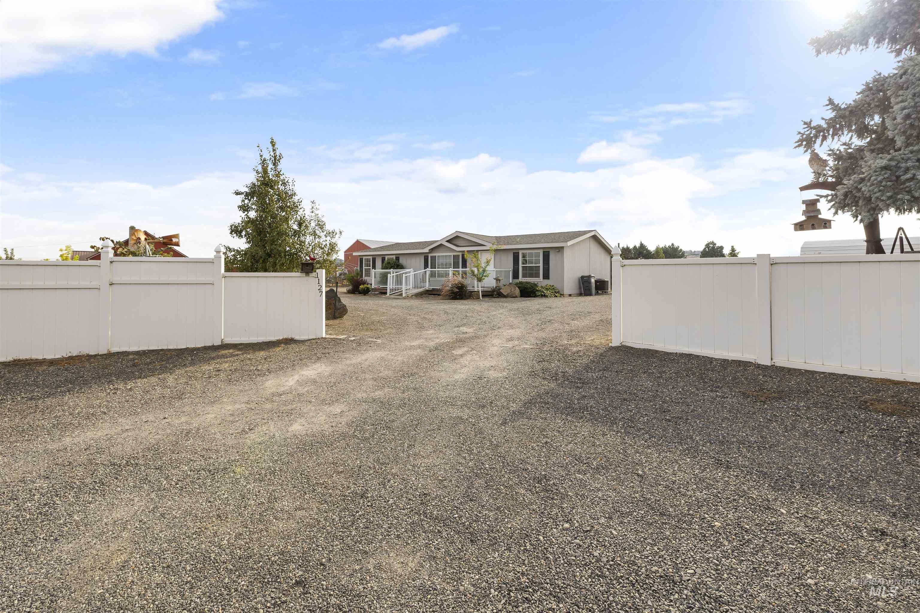 1127 16th ave, Clarkston, Washington 99403, 2 Bedrooms, 2 Bathrooms, Residential For Sale, Price $319,900, 98998752