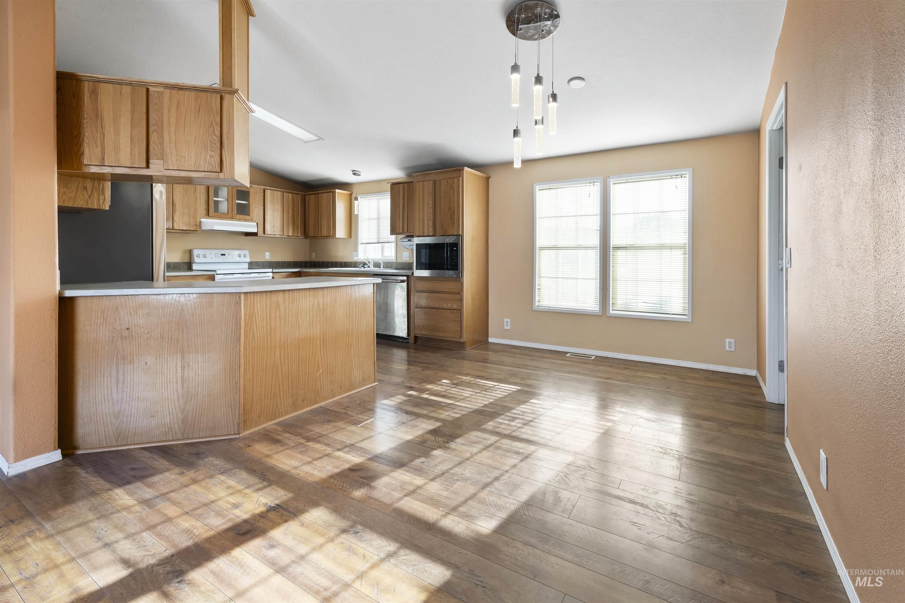 1127 16th ave, Clarkston, Washington 99403, 2 Bedrooms, 2 Bathrooms, Residential For Sale, Price $319,900, 98998752