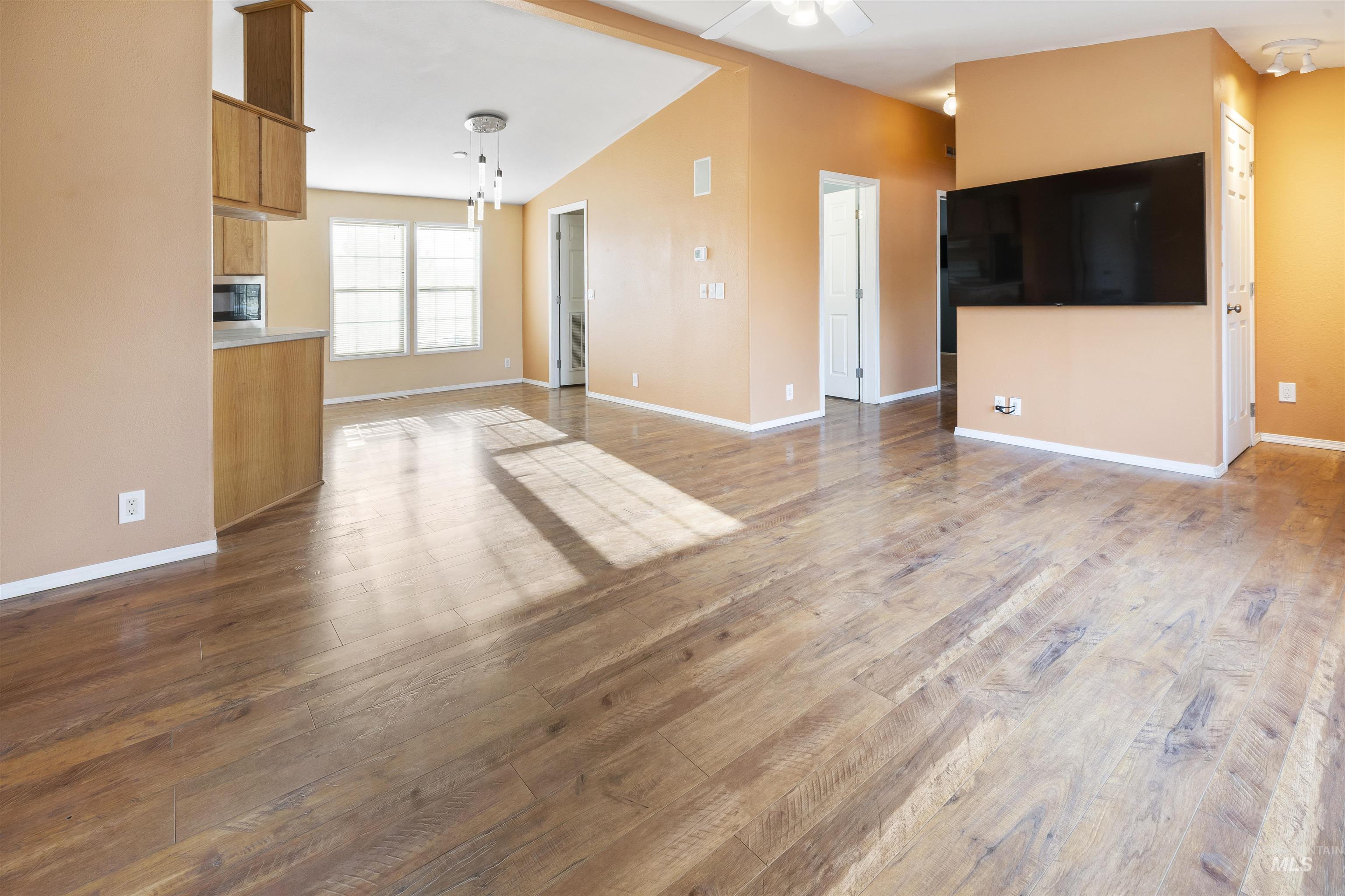 1127 16th ave, Clarkston, Washington 99403, 2 Bedrooms, 2 Bathrooms, Residential For Sale, Price $319,900, 98998752