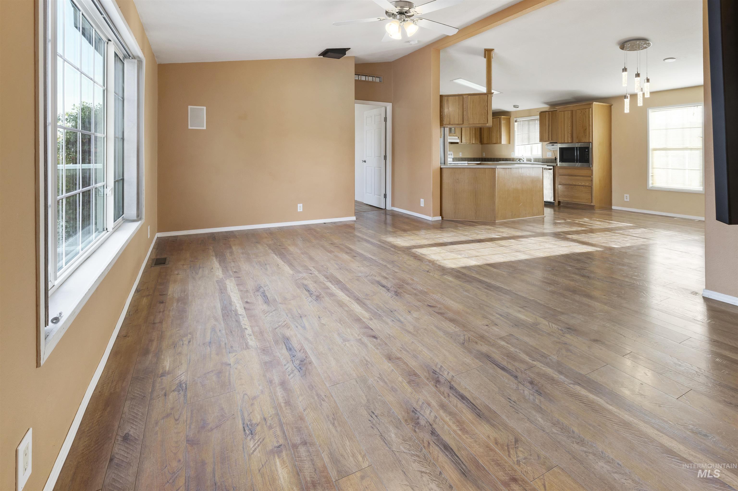 1127 16th ave, Clarkston, Washington 99403, 2 Bedrooms, 2 Bathrooms, Residential For Sale, Price $319,900, 98998752