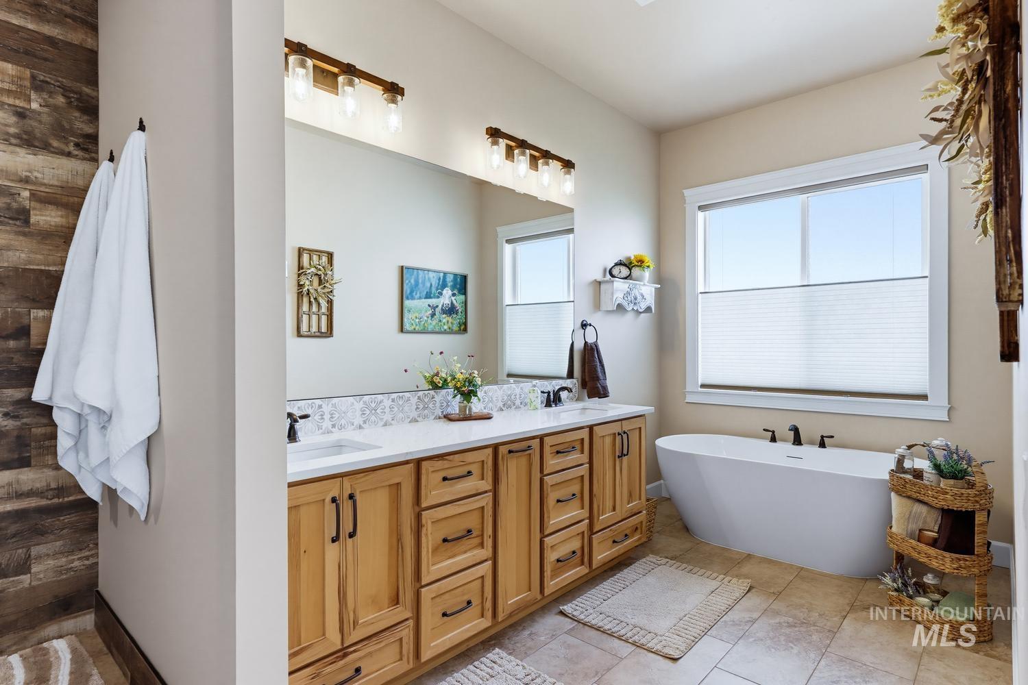 367 Bard, Middleton, Idaho 83644, 3 Bedrooms, 2.5 Bathrooms, Residential For Sale, Price $1,025,000, 98998754