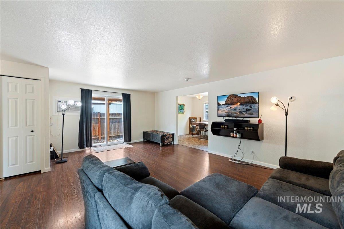 10358 W Cory St, Boise, Idaho 83704, 3 Bedrooms, 2 Bathrooms, Residential For Sale, Price $354,900, 98998757