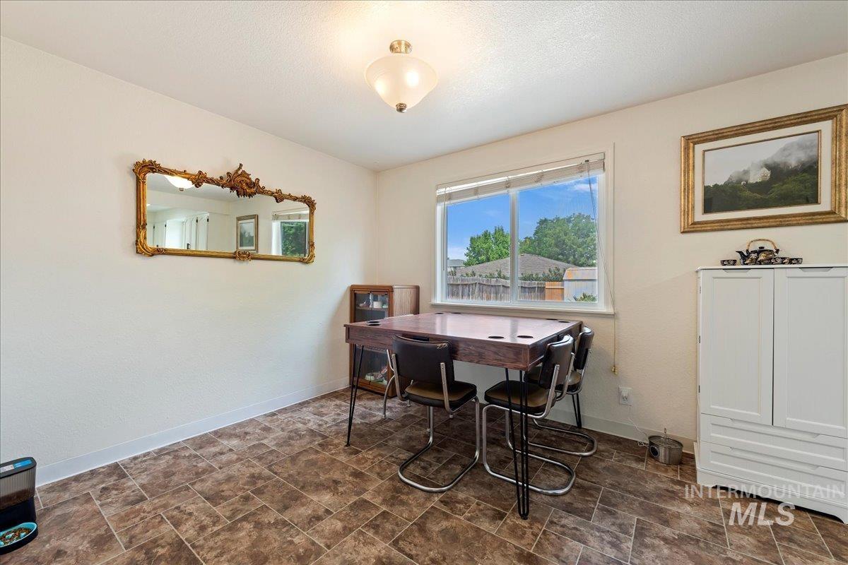 10358 W Cory St, Boise, Idaho 83704, 3 Bedrooms, 2 Bathrooms, Residential For Sale, Price $354,900, 98998757