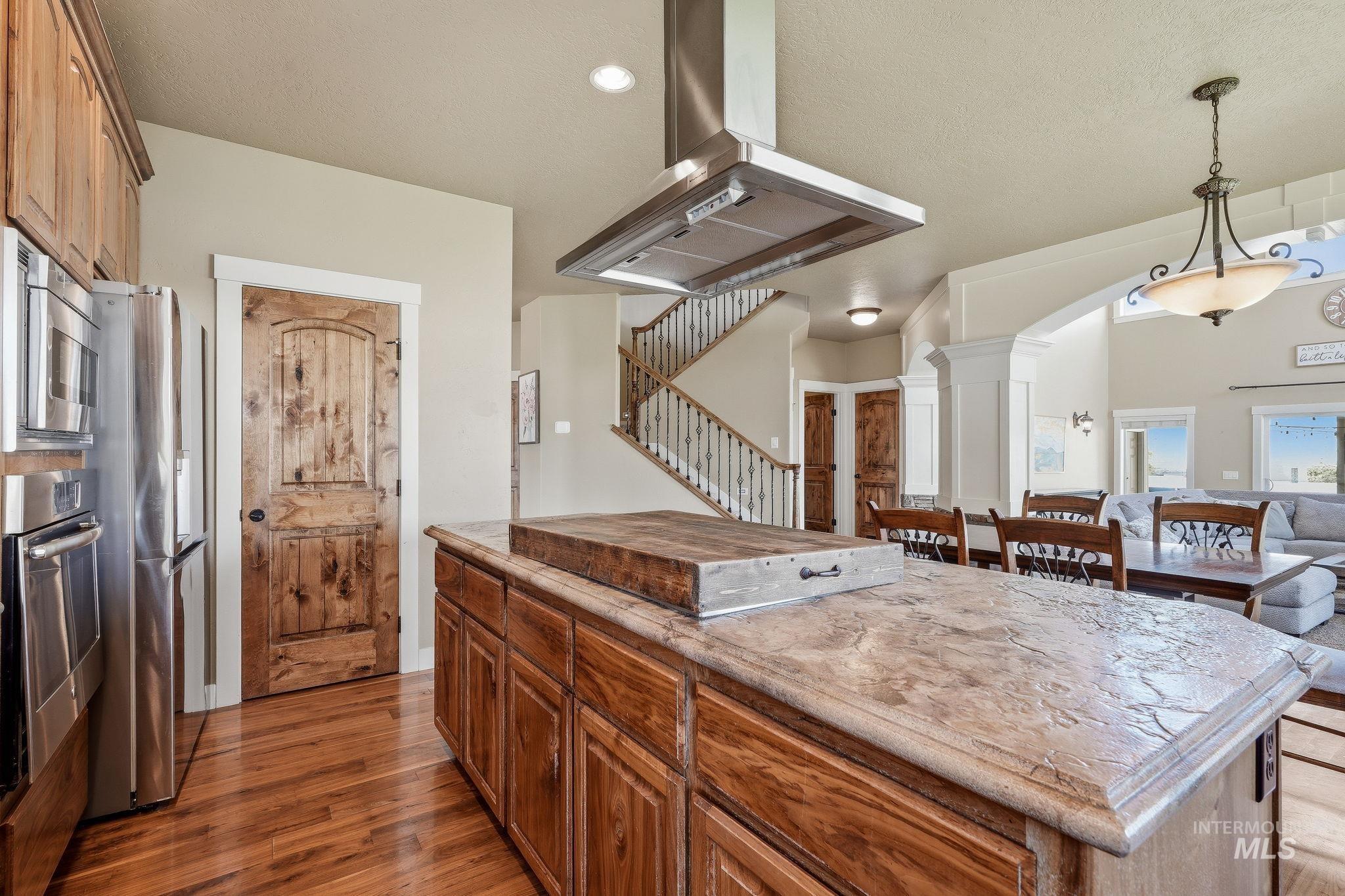 15585 Toscano Pl, Caldwell, Idaho 83607, 4 Bedrooms, 3.5 Bathrooms, Residential For Sale, Price $699,000, 98998758