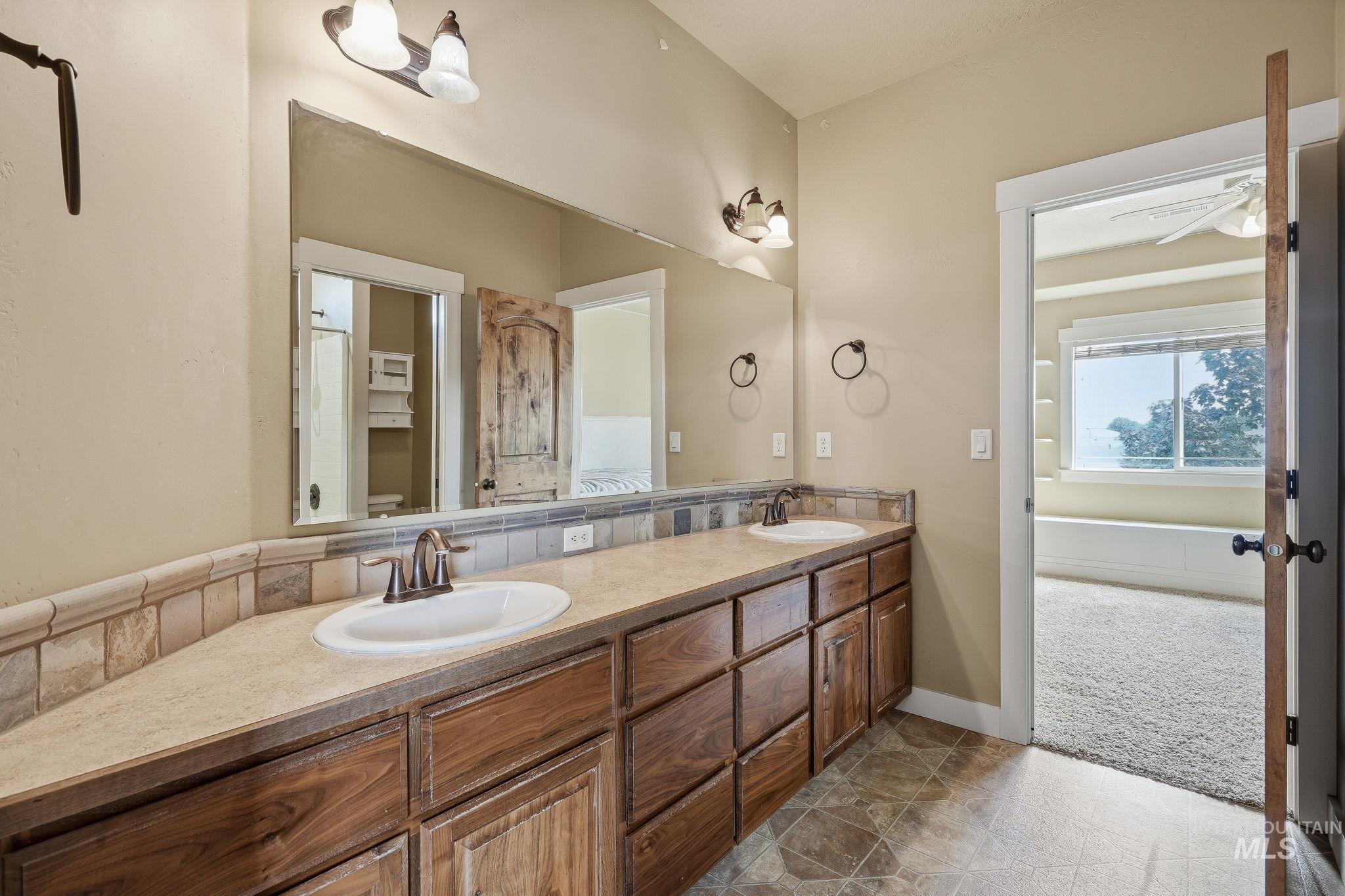 15585 Toscano Pl, Caldwell, Idaho 83607, 4 Bedrooms, 3.5 Bathrooms, Residential For Sale, Price $699,000, 98998758