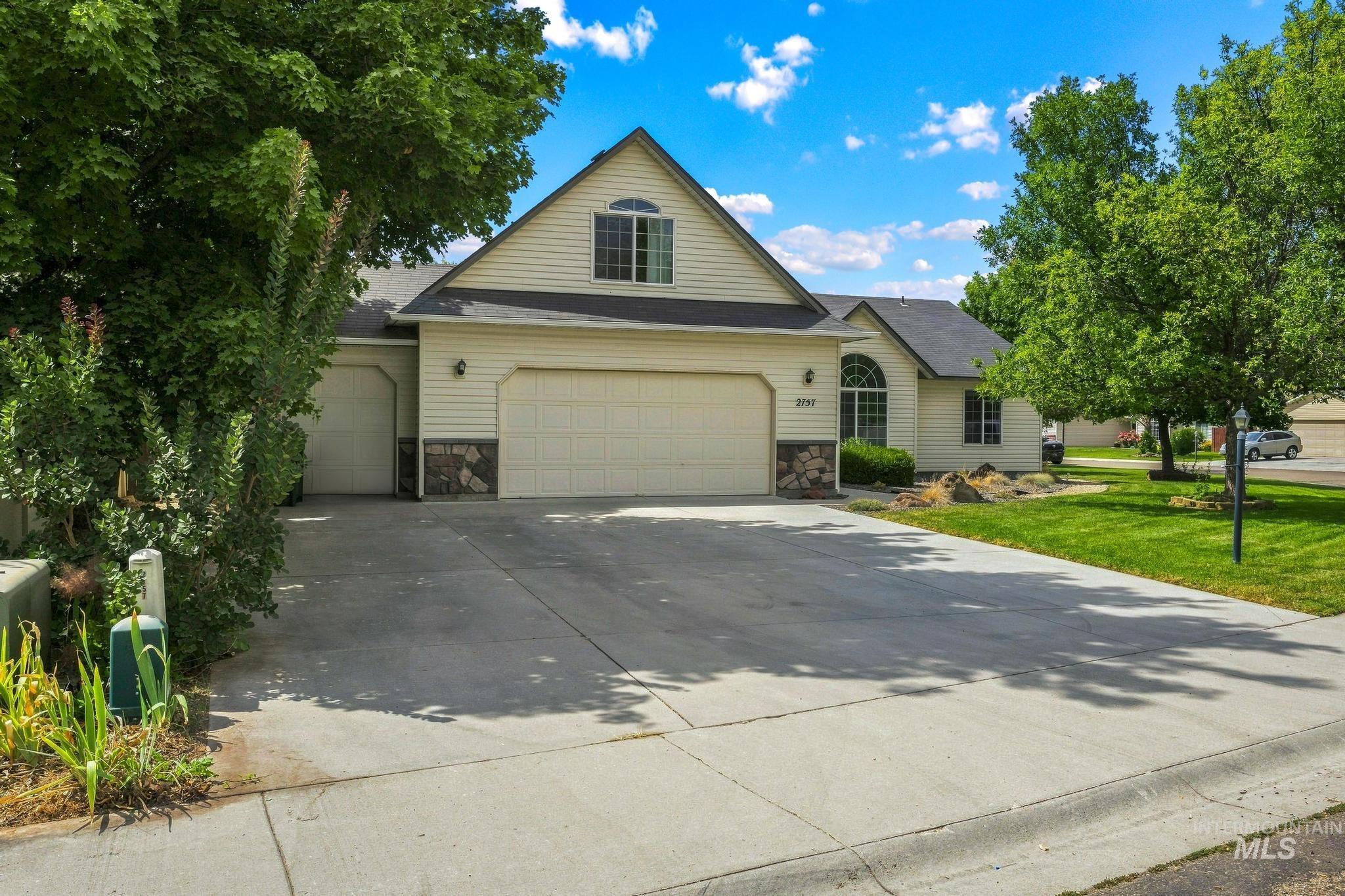 2757 Matterdale, Kuna, Idaho 83634, 4 Bedrooms, 2 Bathrooms, Residential For Sale, Price $459,000, 98998759