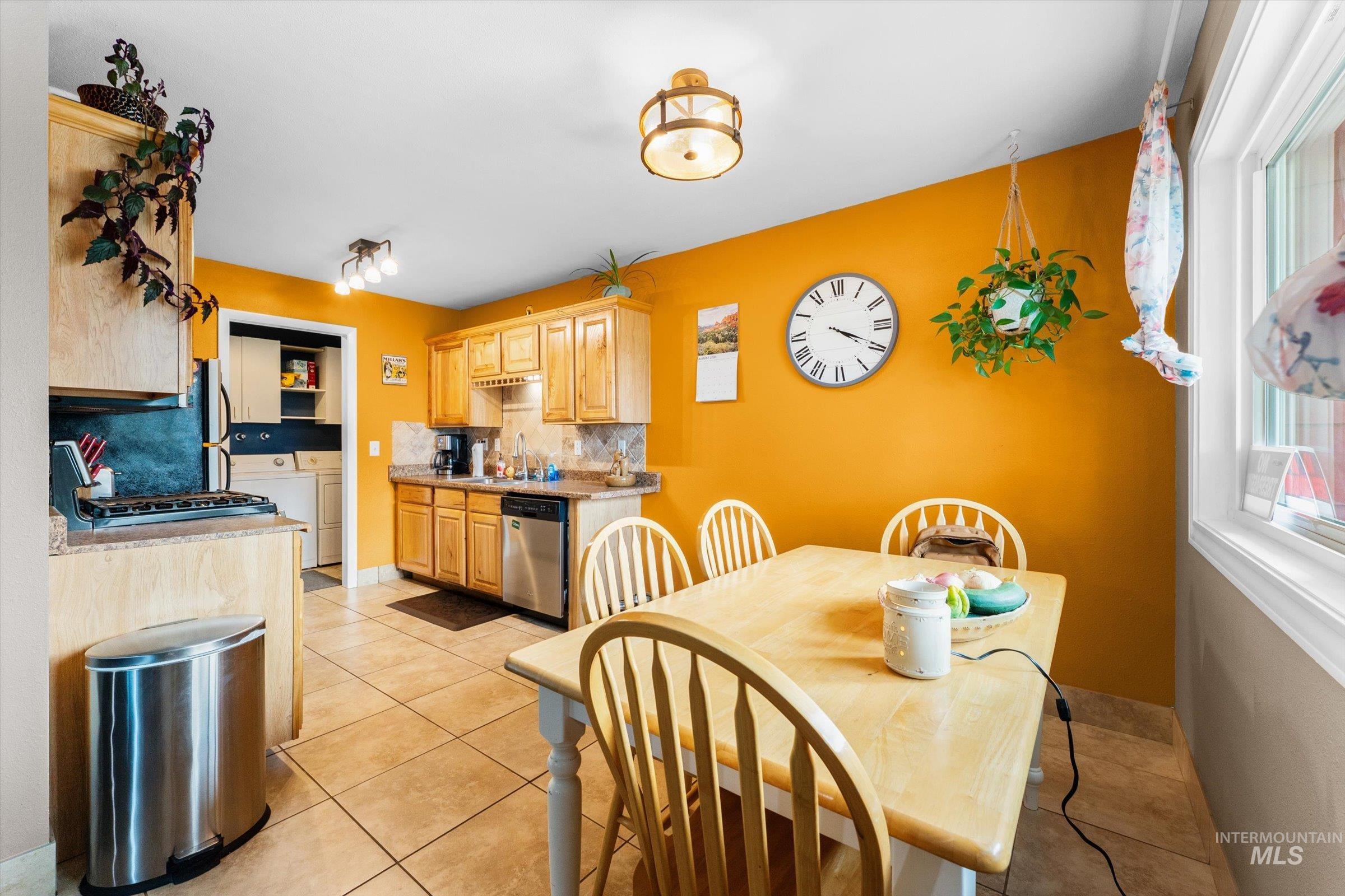 9860 W Fox Ridge Drive, Boise, Idaho 83709, 3 Bedrooms, 1 Bathroom, Residential For Sale, Price $385,000, 98998760