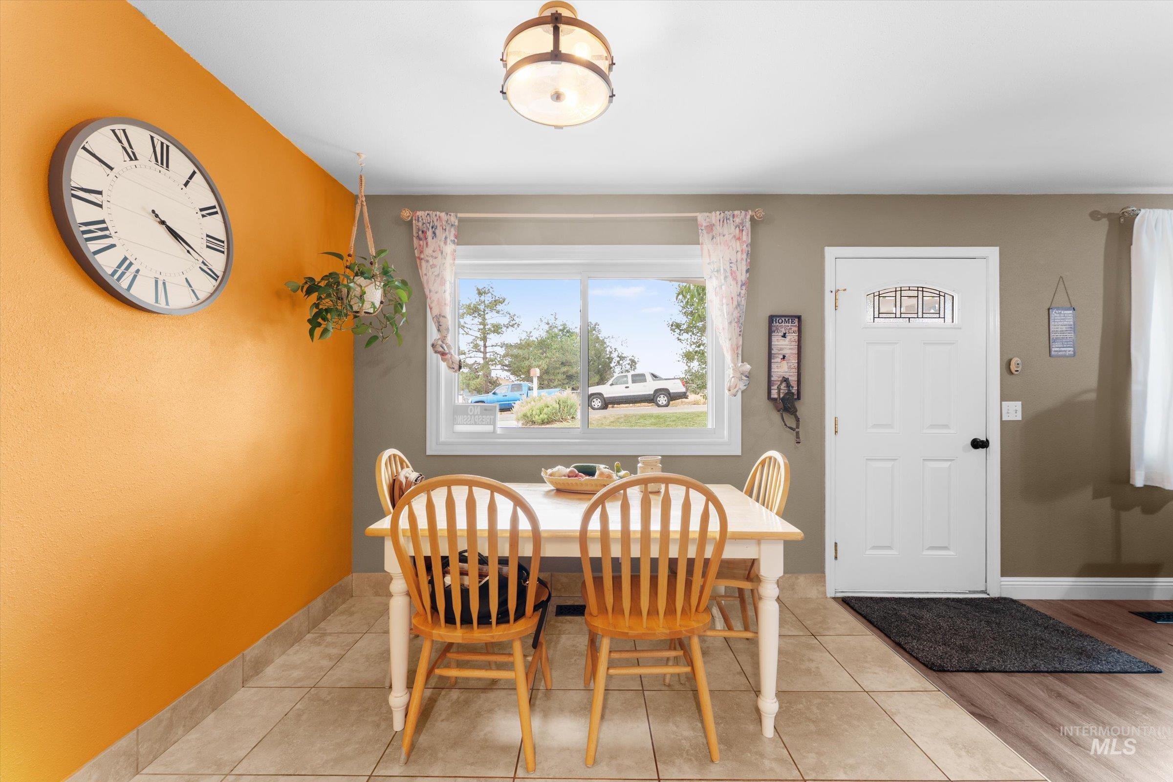 9860 W Fox Ridge Drive, Boise, Idaho 83709, 3 Bedrooms, 1 Bathroom, Residential For Sale, Price $385,000, 98998760
