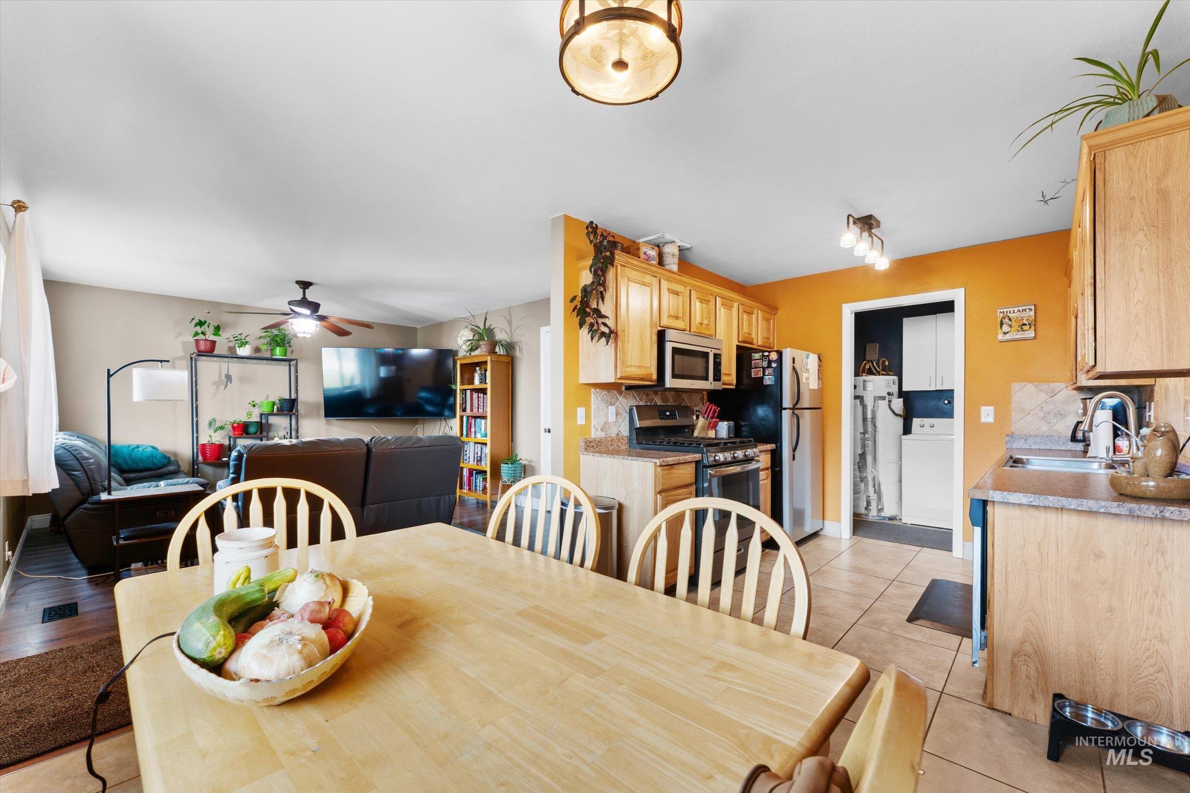 9860 W Fox Ridge Drive, Boise, Idaho 83709, 3 Bedrooms, 1 Bathroom, Residential For Sale, Price $385,000, 98998760