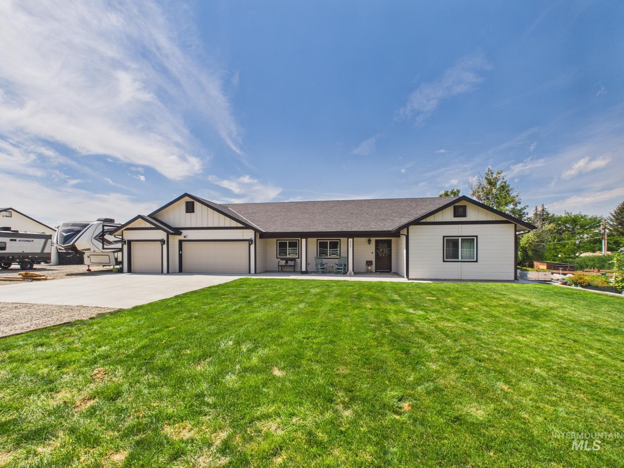 1757 Jewell Ln, Emmett, Idaho 83617, 4 Bedrooms, 3 Bathrooms, Residential For Sale, Price $920,000, 98998761