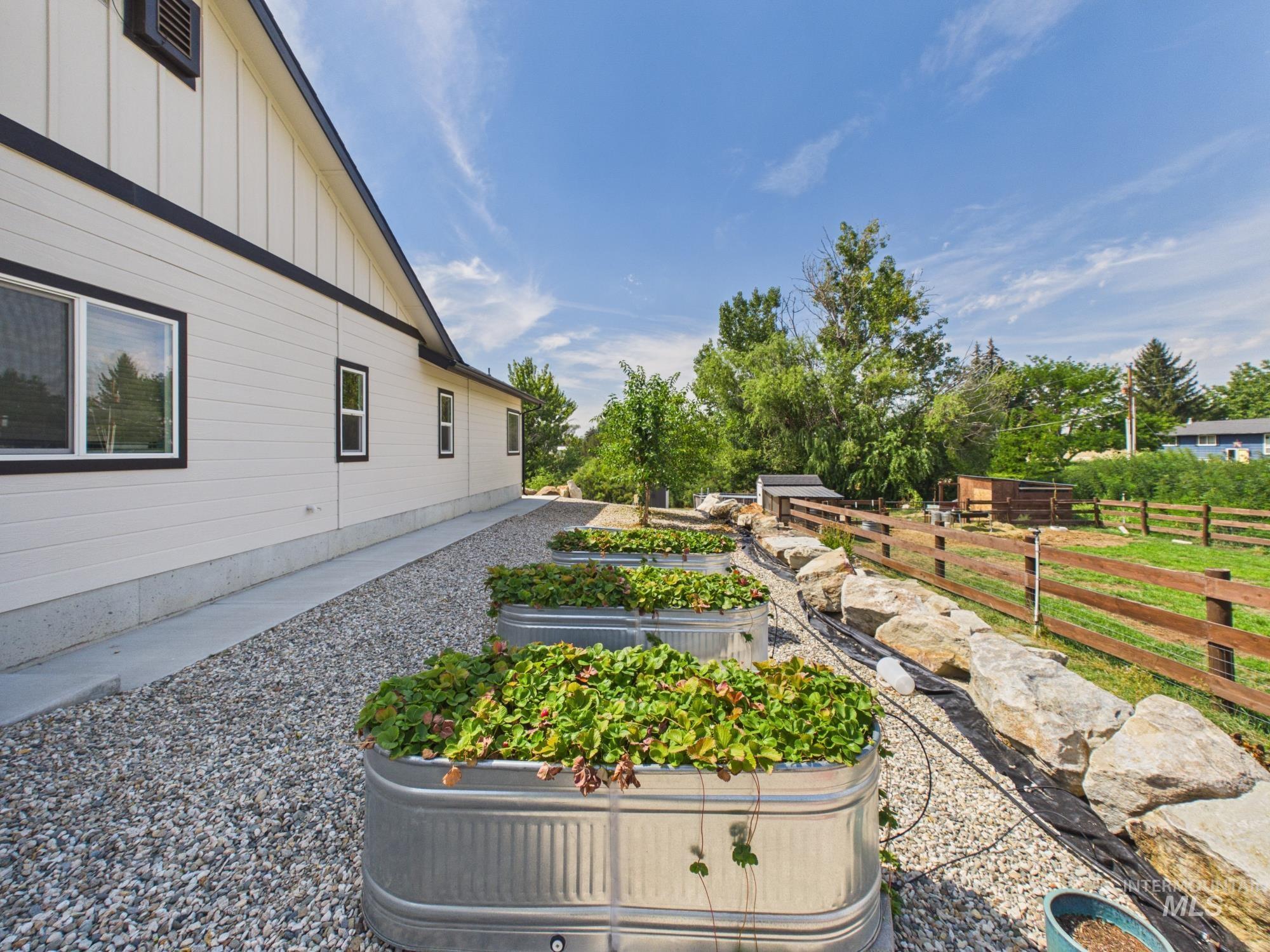 1757 Jewell Ln, Emmett, Idaho 83617, 4 Bedrooms, 3 Bathrooms, Residential For Sale, Price $920,000, 98998761