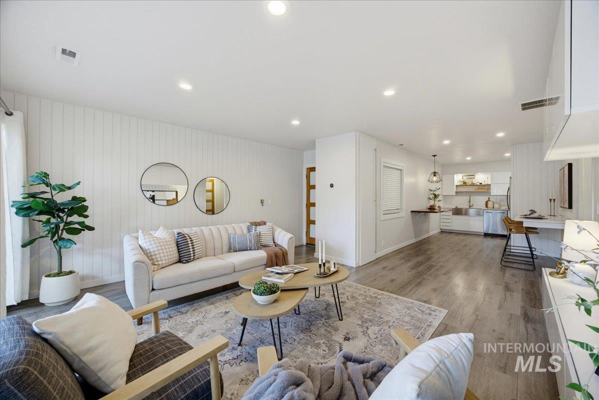 925 N 9th, Boise, Idaho 83702, 1 Bedroom, 1 Bathroom, Residential For Sale, Price $359,990, 98998763