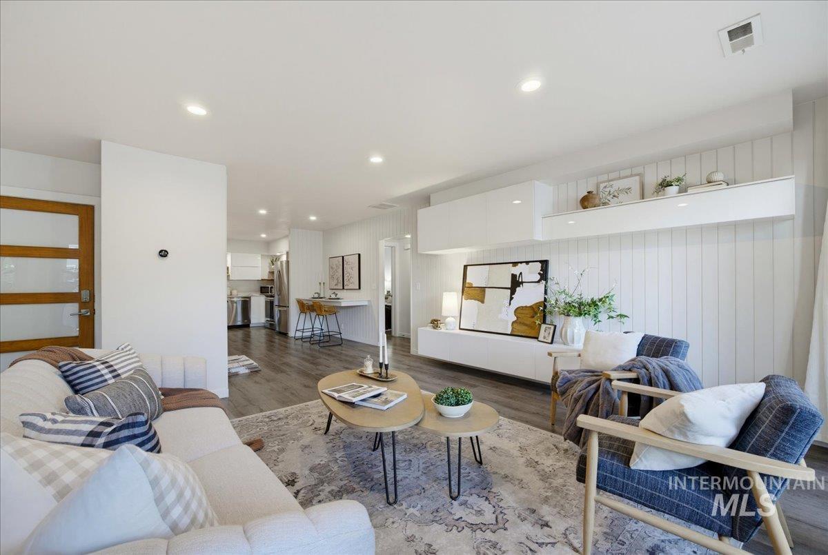 925 N 9th, Boise, Idaho 83702, 1 Bedroom, 1 Bathroom, Residential For Sale, Price $359,990, 98998763