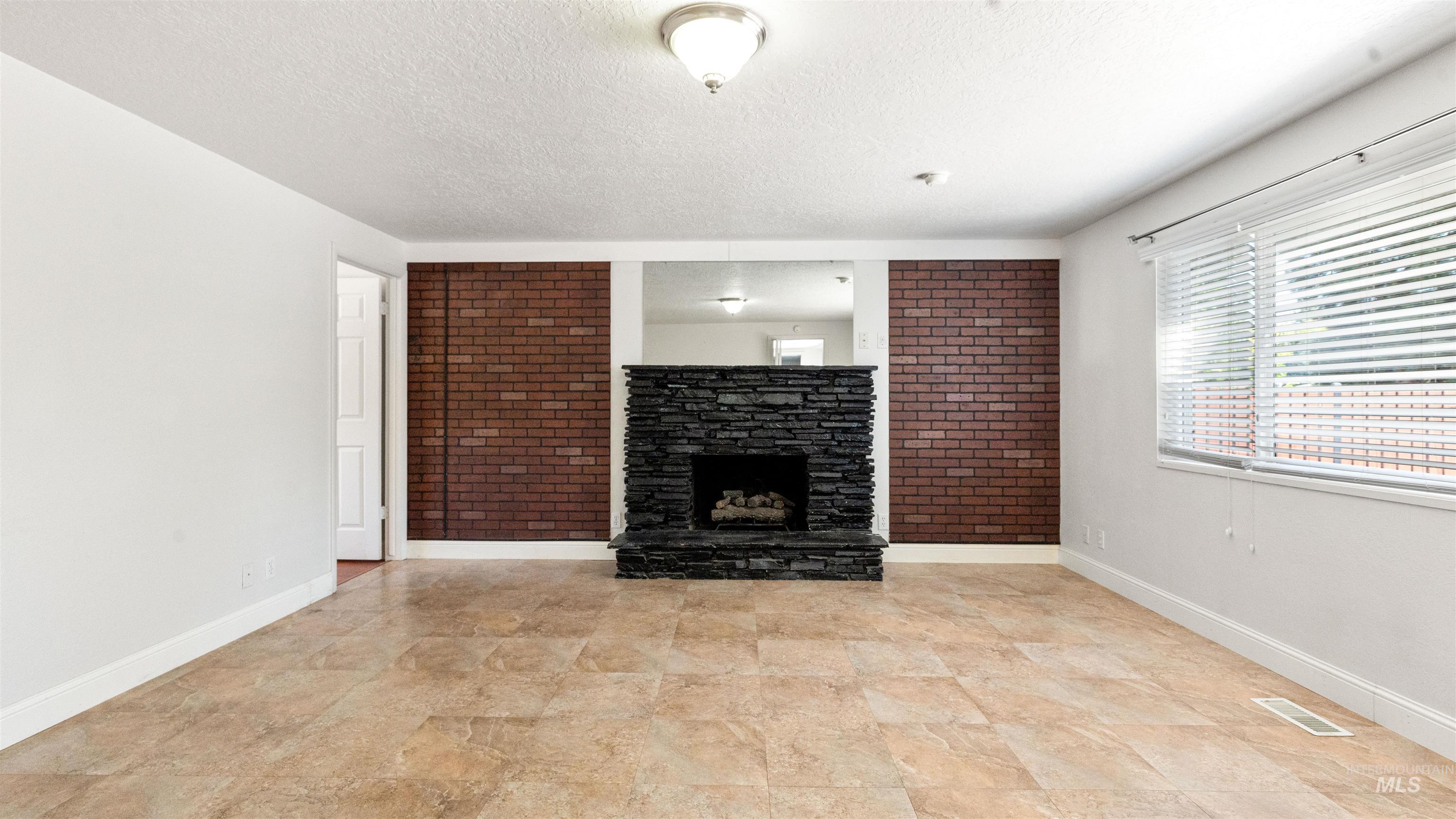 4054 N Maple Grove Rd, Boise, Idaho 83704, 3 Bedrooms, 2 Bathrooms, Residential For Sale, Price $429,000, 98998764