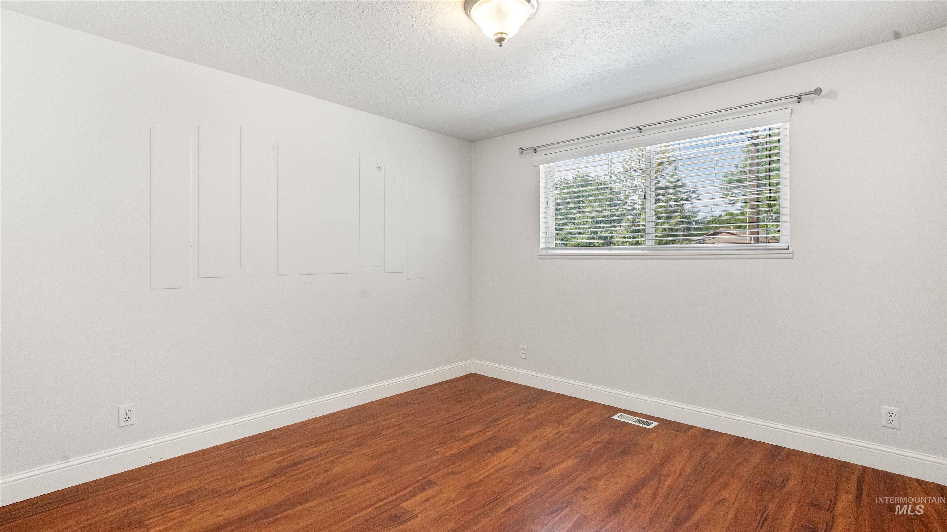 4054 N Maple Grove Rd, Boise, Idaho 83704, 3 Bedrooms, 2 Bathrooms, Residential For Sale, Price $429,000, 98998764
