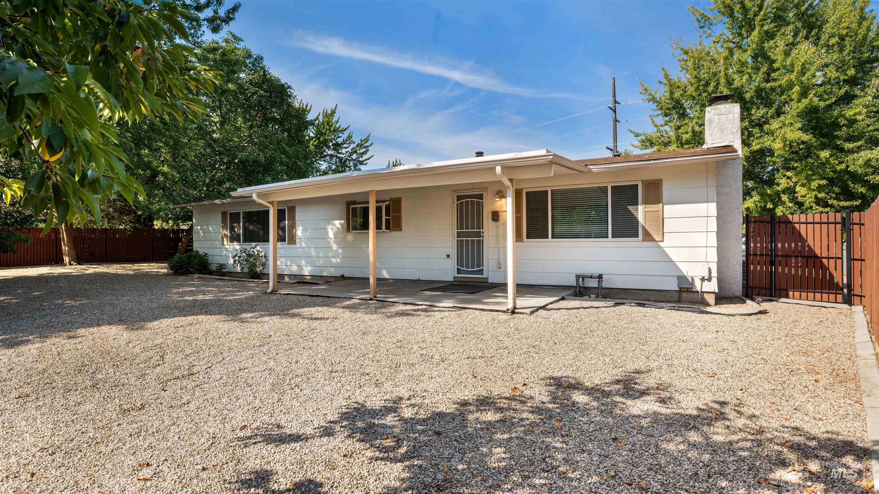 4054 N Maple Grove Rd, Boise, Idaho 83704, 3 Bedrooms, 2 Bathrooms, Residential For Sale, Price $429,000, 98998764