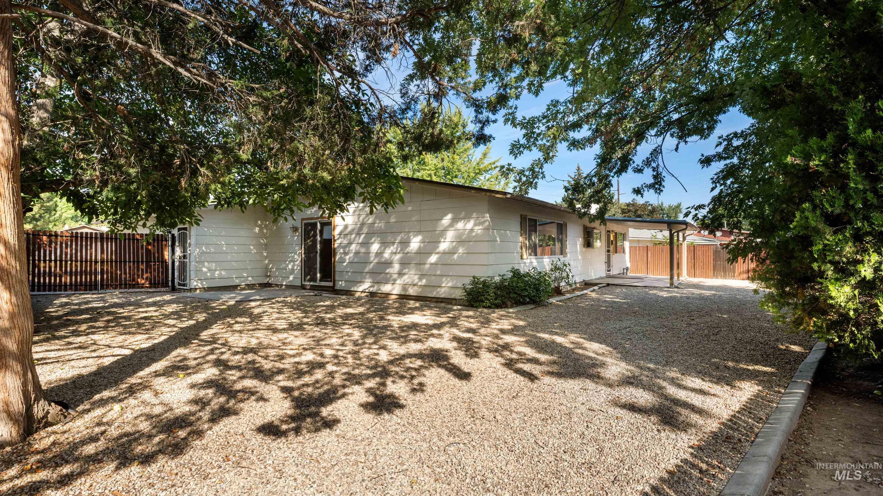 4054 N Maple Grove Rd, Boise, Idaho 83704, 3 Bedrooms, 2 Bathrooms, Residential For Sale, Price $429,000, 98998764